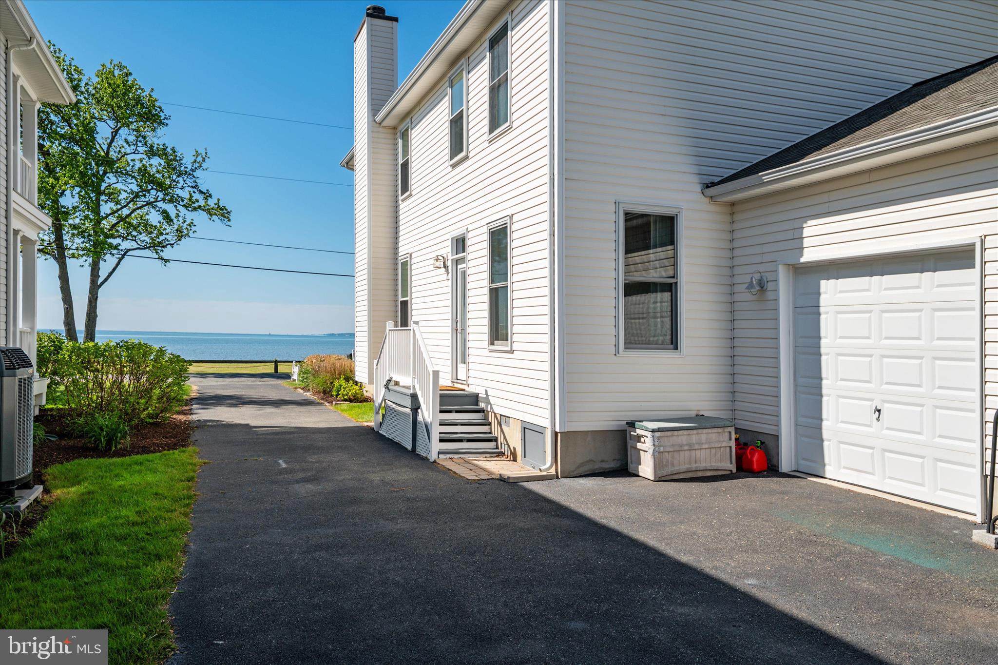 FRANKLIN MANOR BEACH - Residential