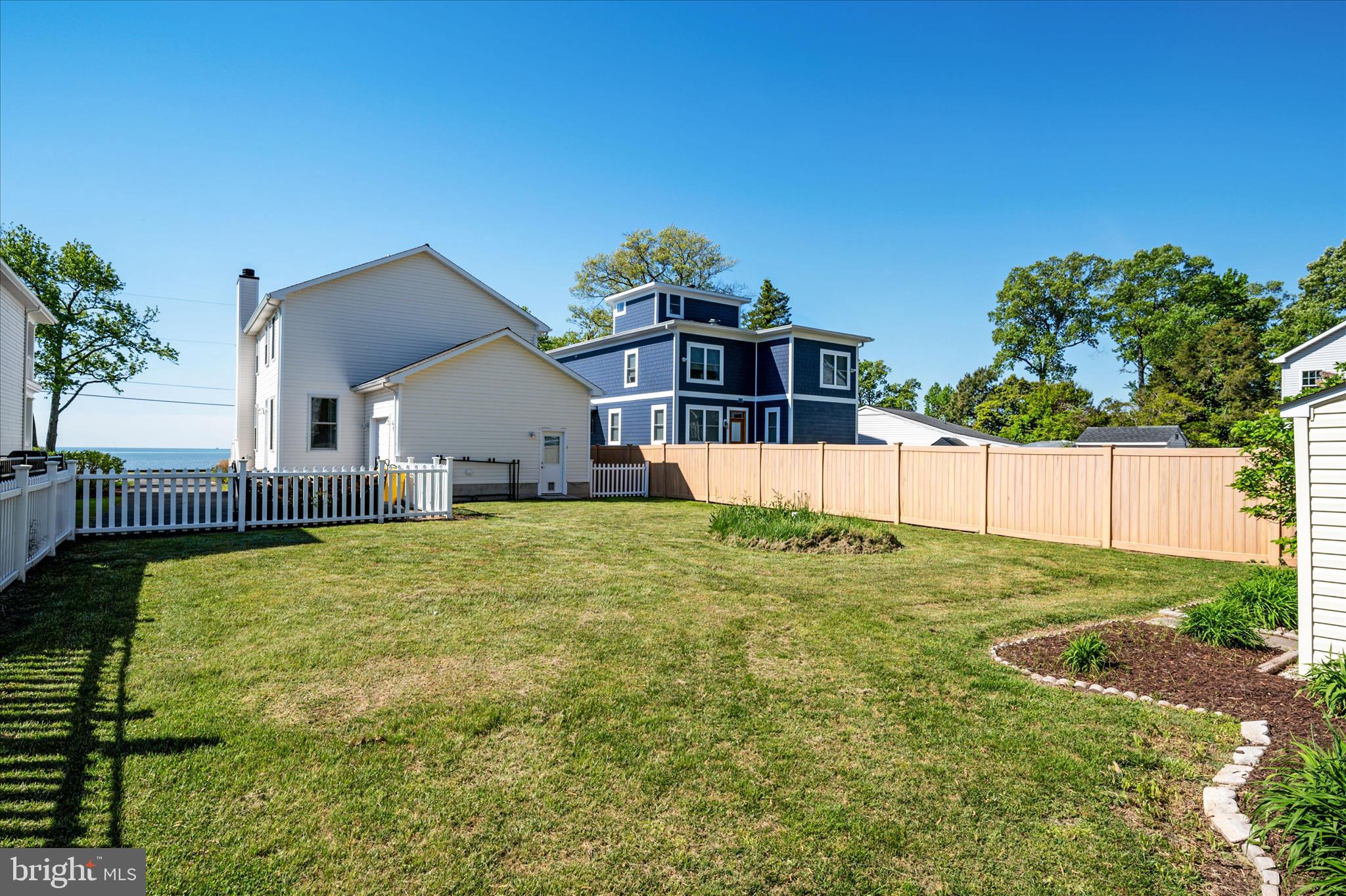 FRANKLIN MANOR BEACH - Residential