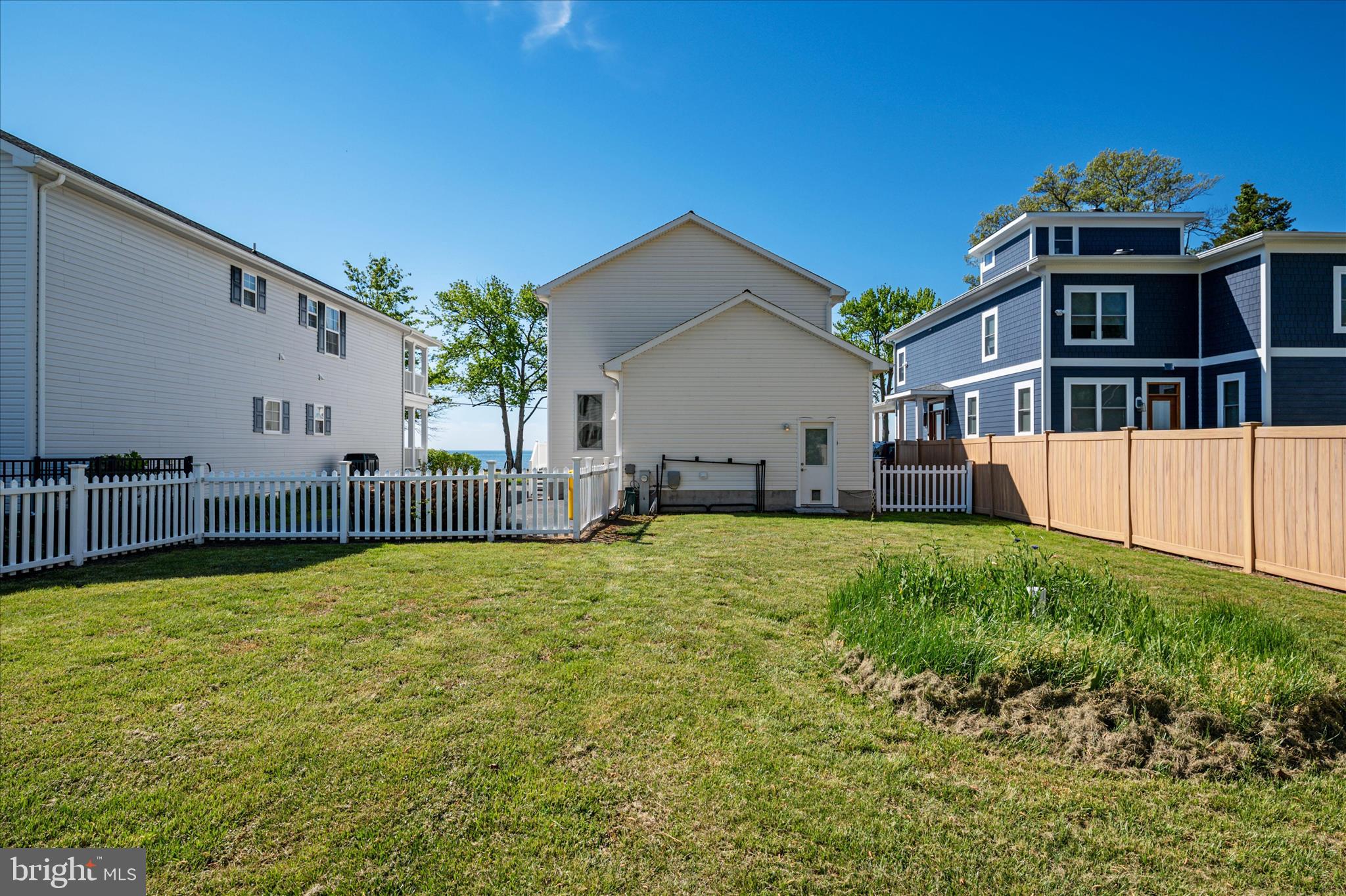 FRANKLIN MANOR BEACH - Residential