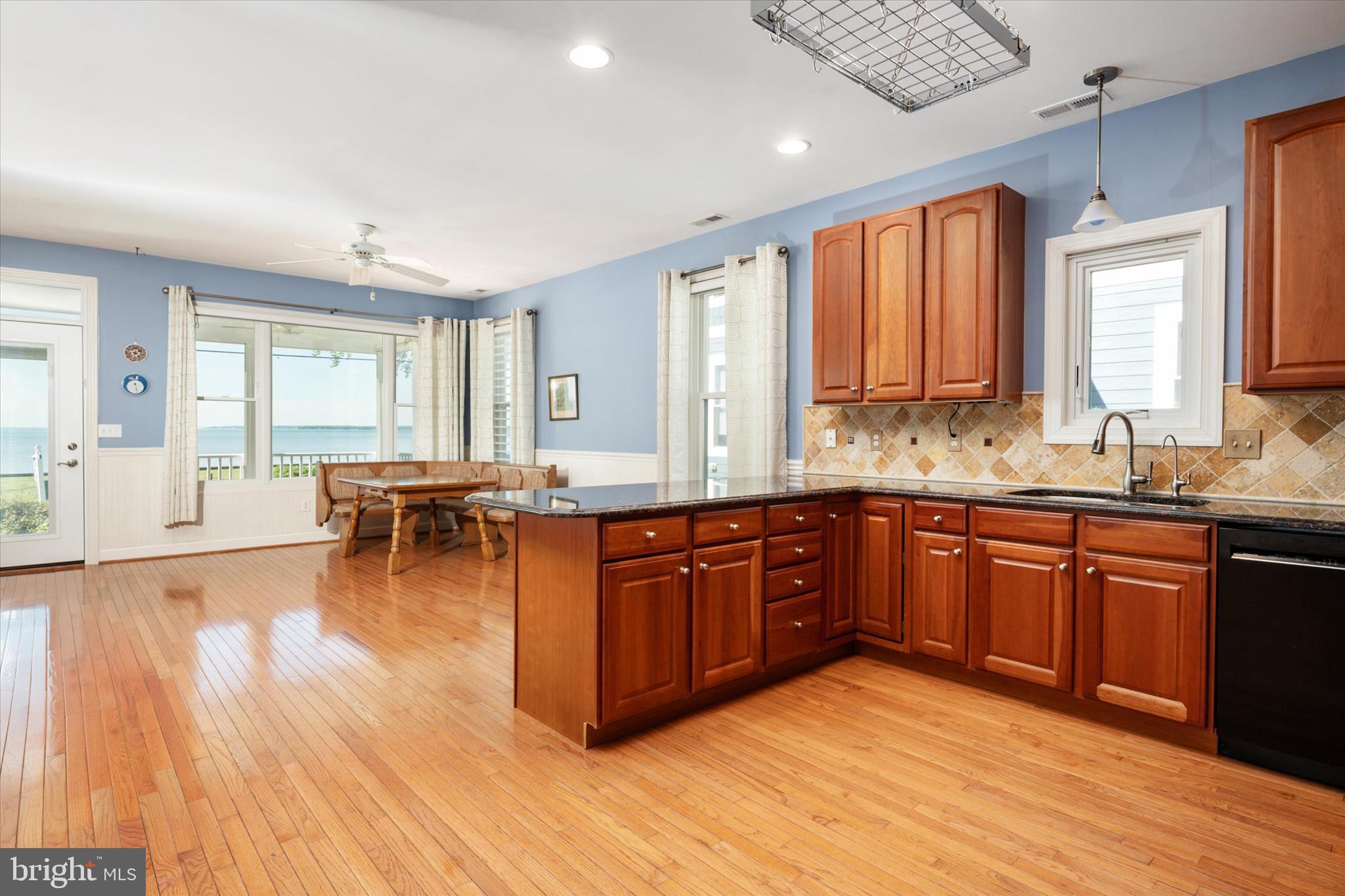 FRANKLIN MANOR BEACH - Residential