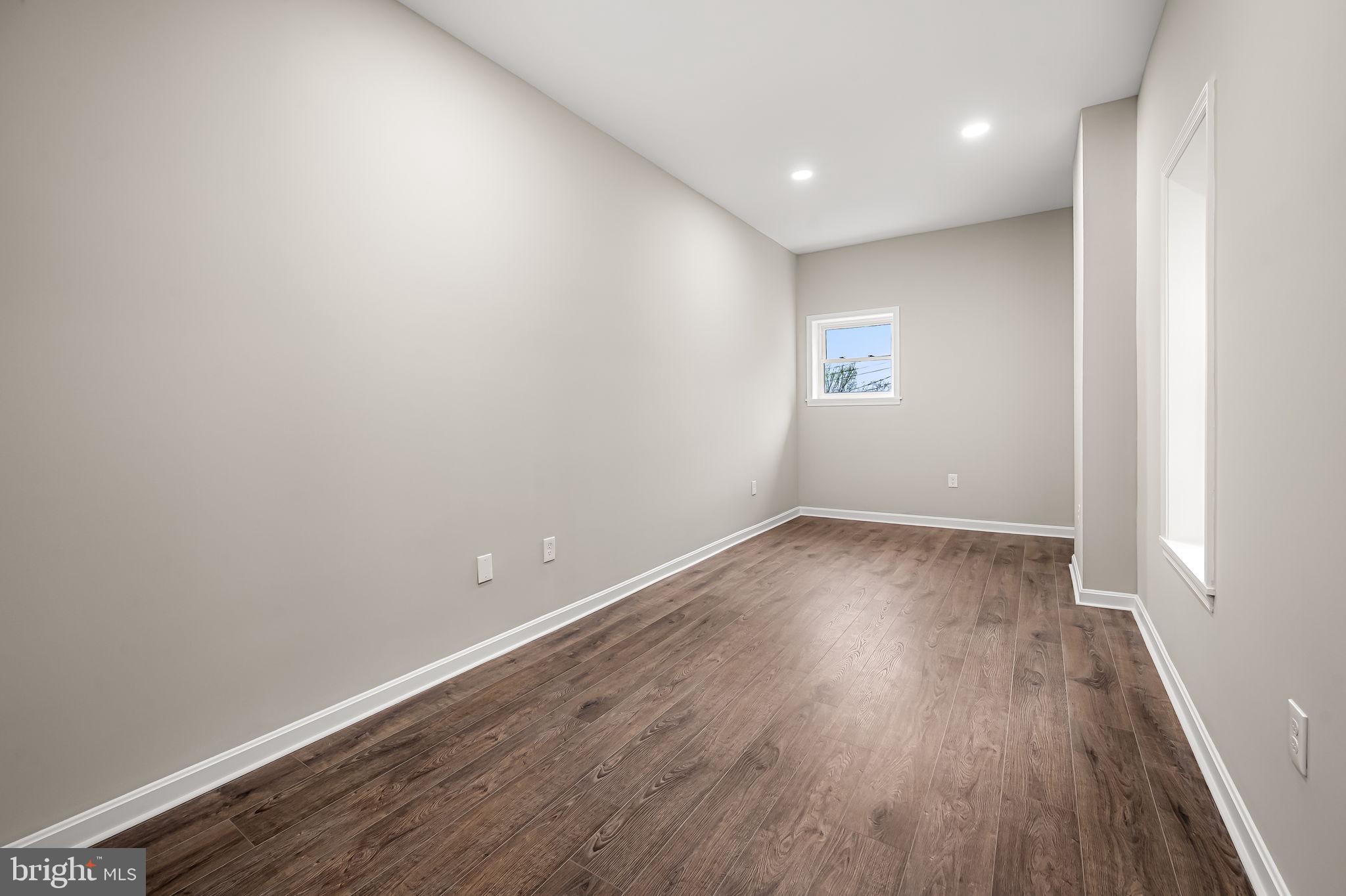 SANDTOWN-WINCHESTER - Residential