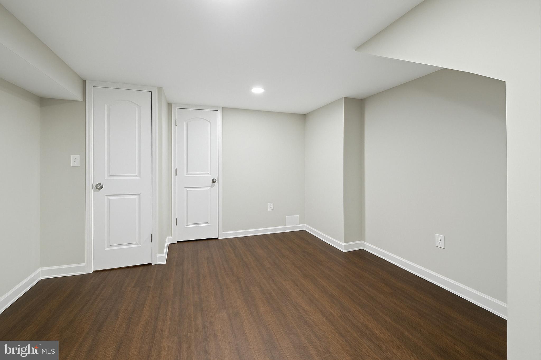 SANDTOWN-WINCHESTER - Residential