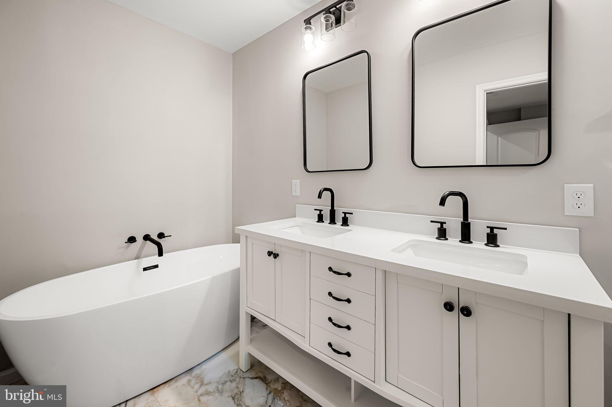 SANDTOWN-WINCHESTER - Residential