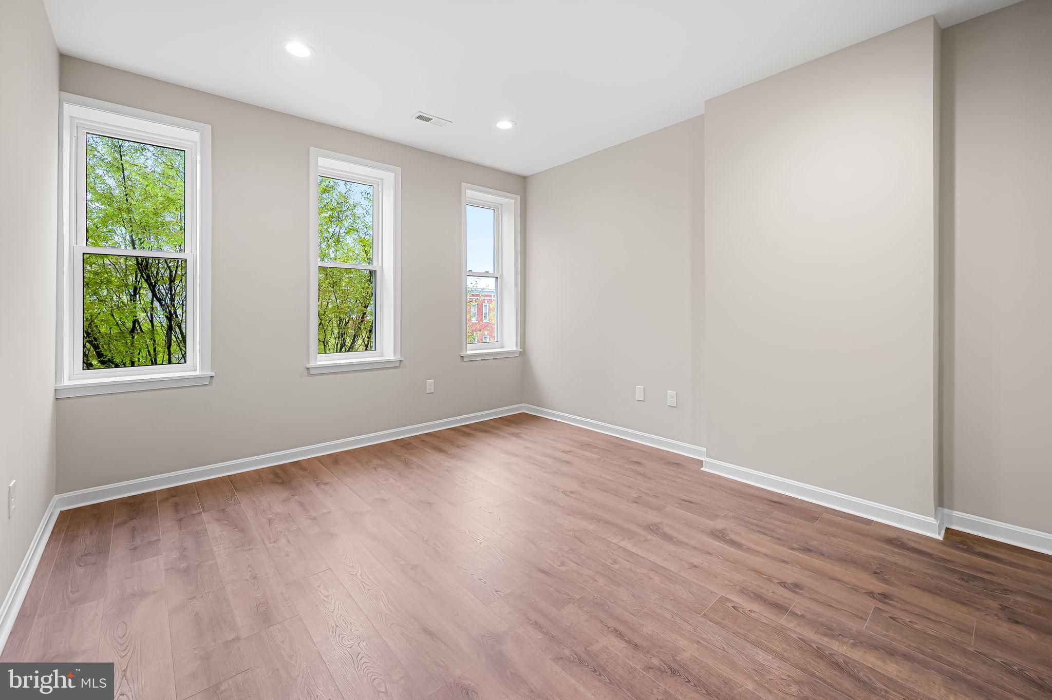 SANDTOWN-WINCHESTER - Residential