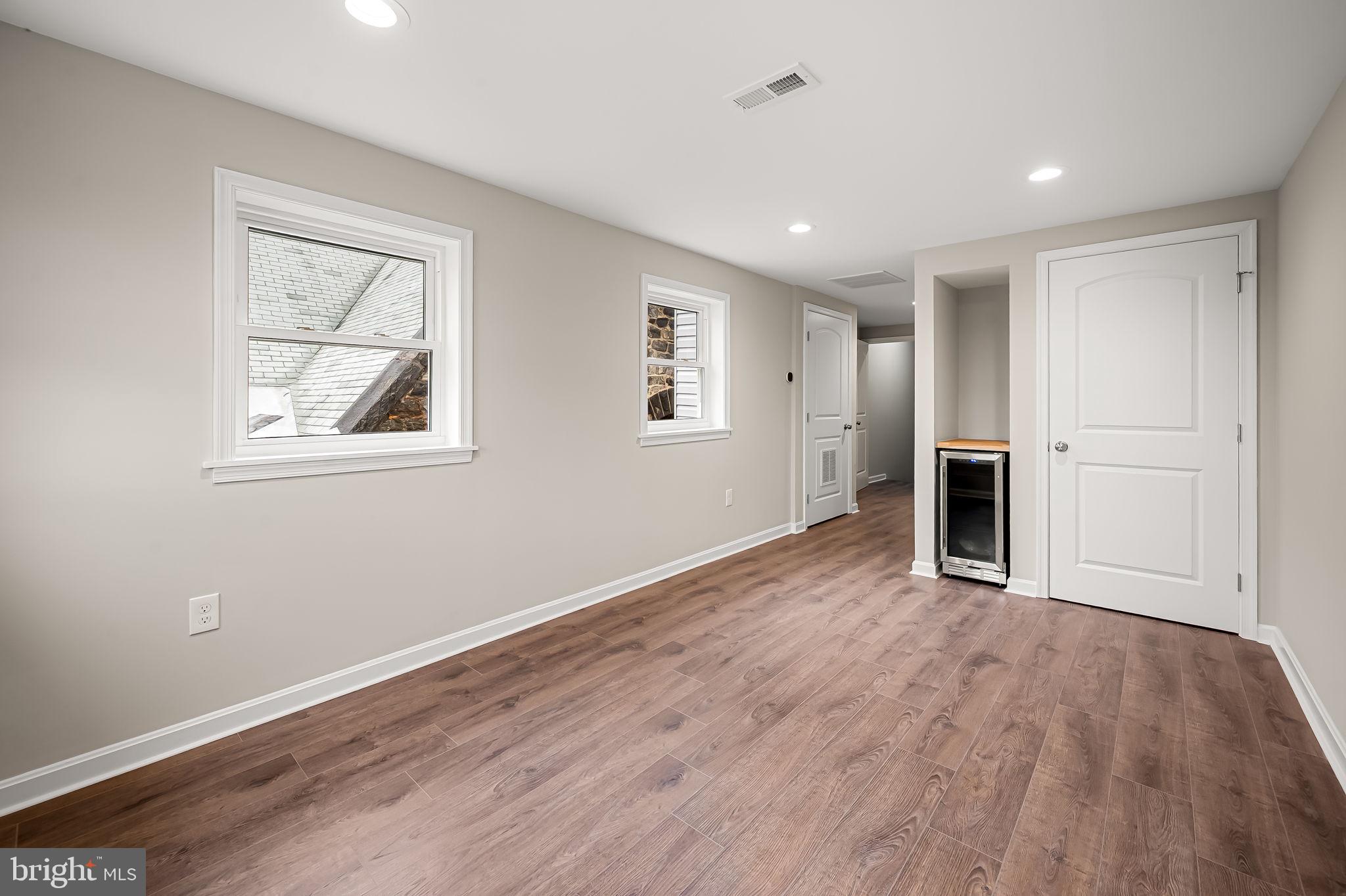 SANDTOWN-WINCHESTER - Residential