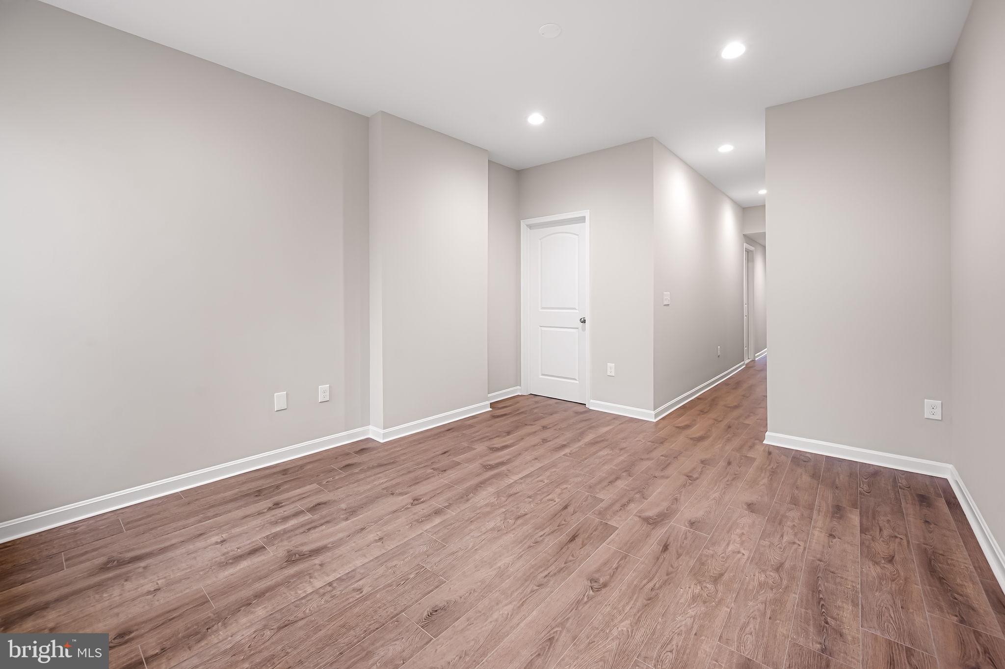 SANDTOWN-WINCHESTER - Residential