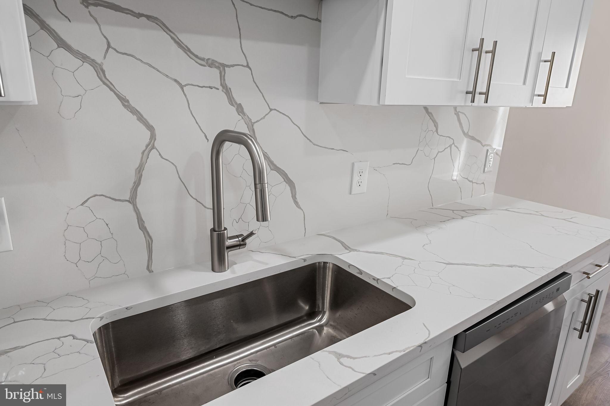 SANDTOWN-WINCHESTER - Residential