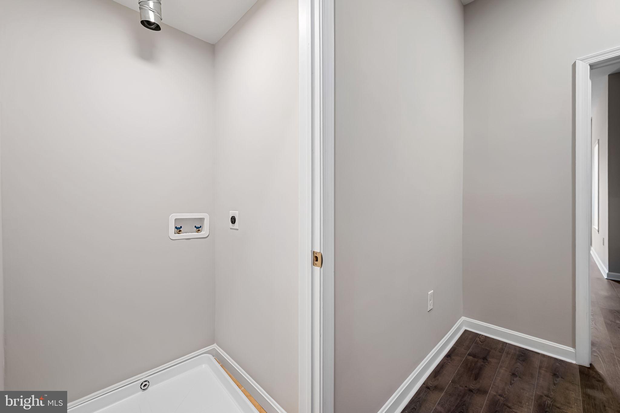 SANDTOWN-WINCHESTER - Residential