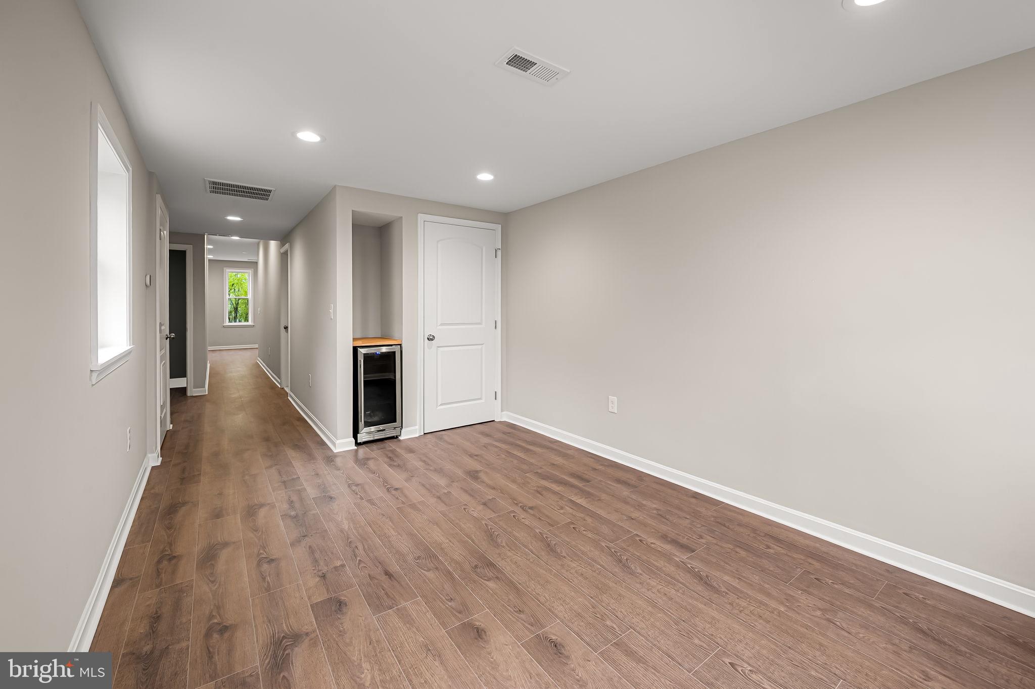 SANDTOWN-WINCHESTER - Residential