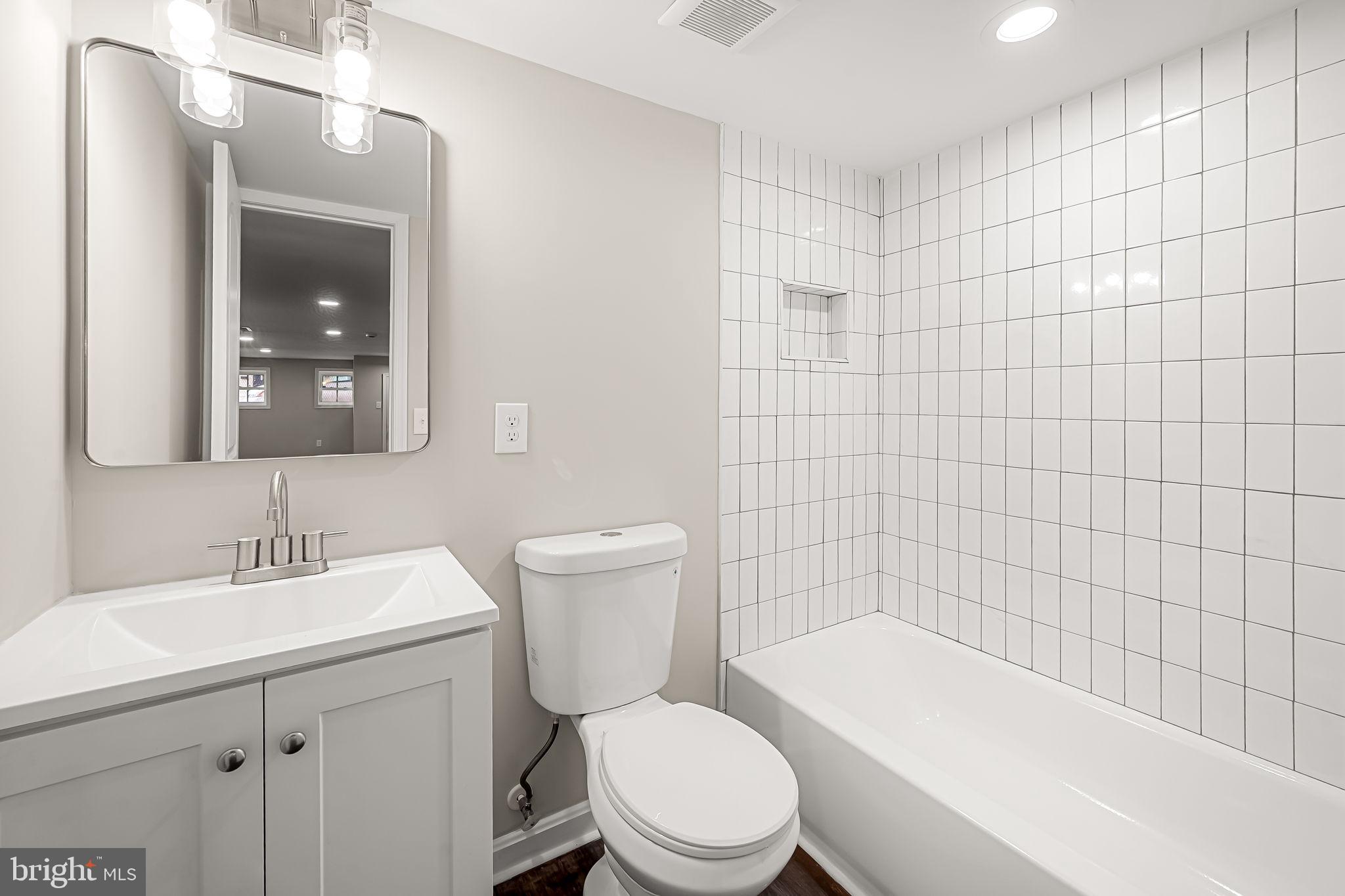 SANDTOWN-WINCHESTER - Residential