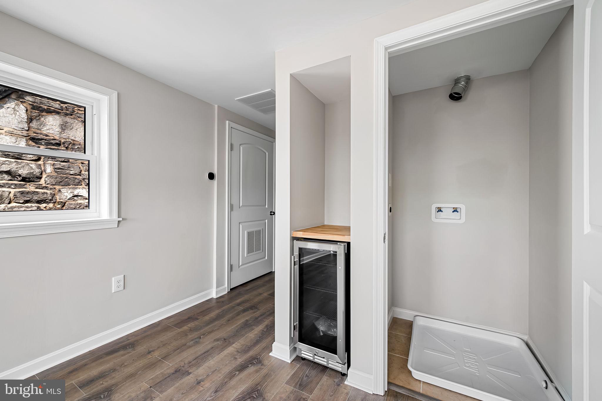 SANDTOWN-WINCHESTER - Residential