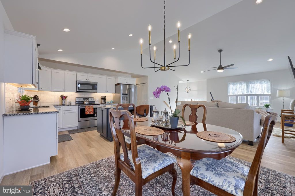 Photo of 2521 Edgewood Lane, YORK, PA 17403 (MLS # PAYK2094358)