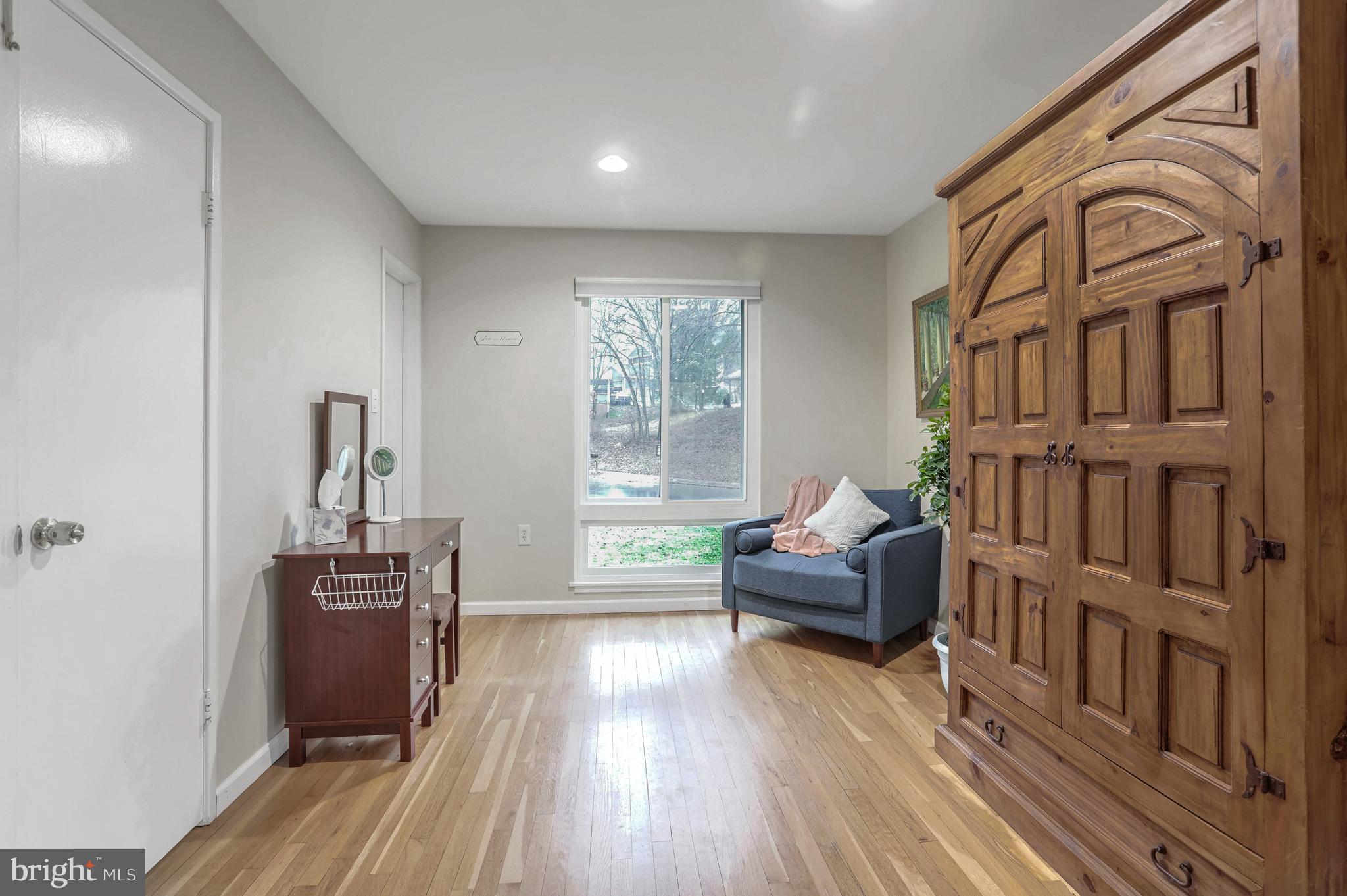 RESTON - Residential