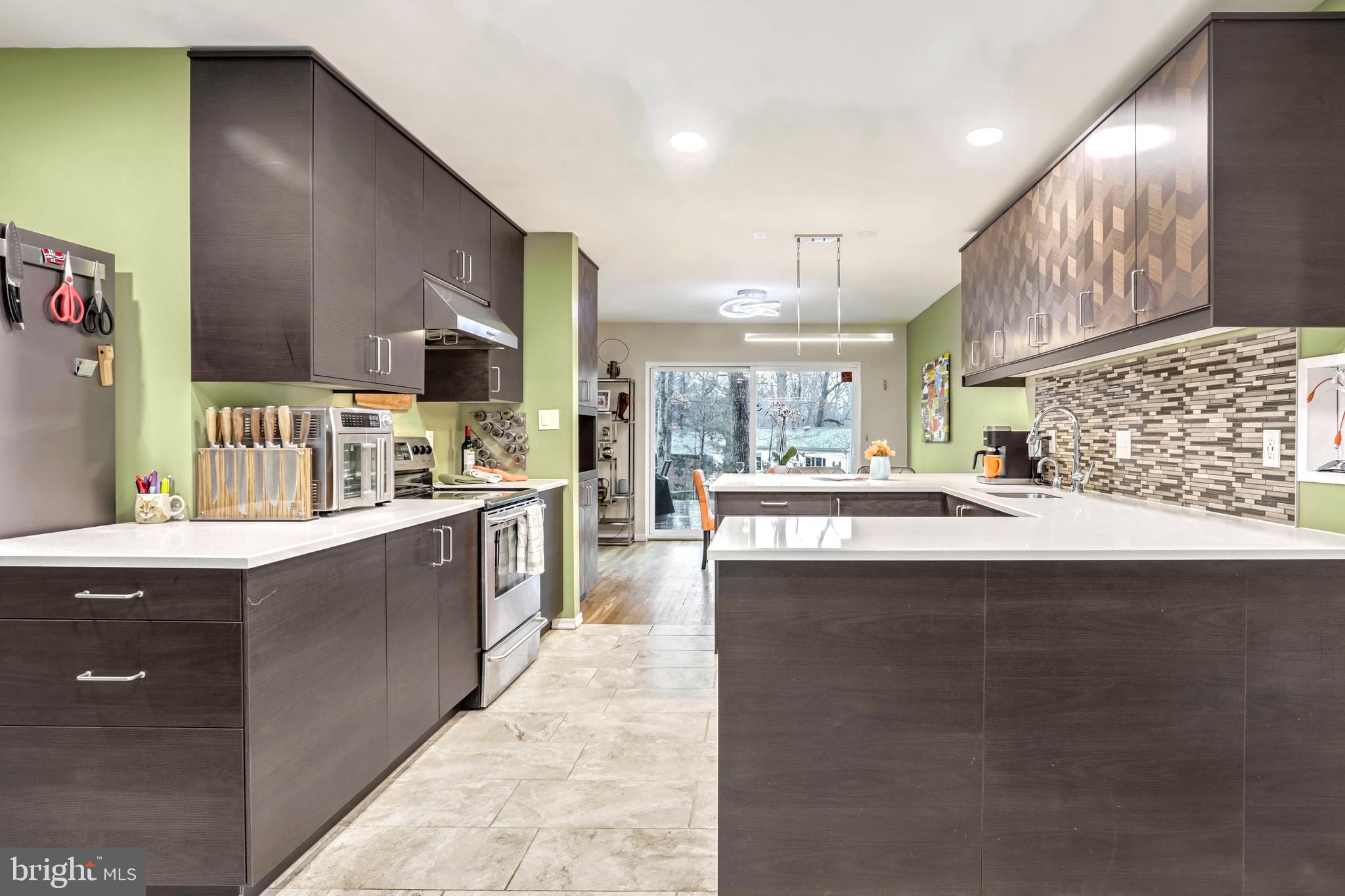 RESTON - Residential