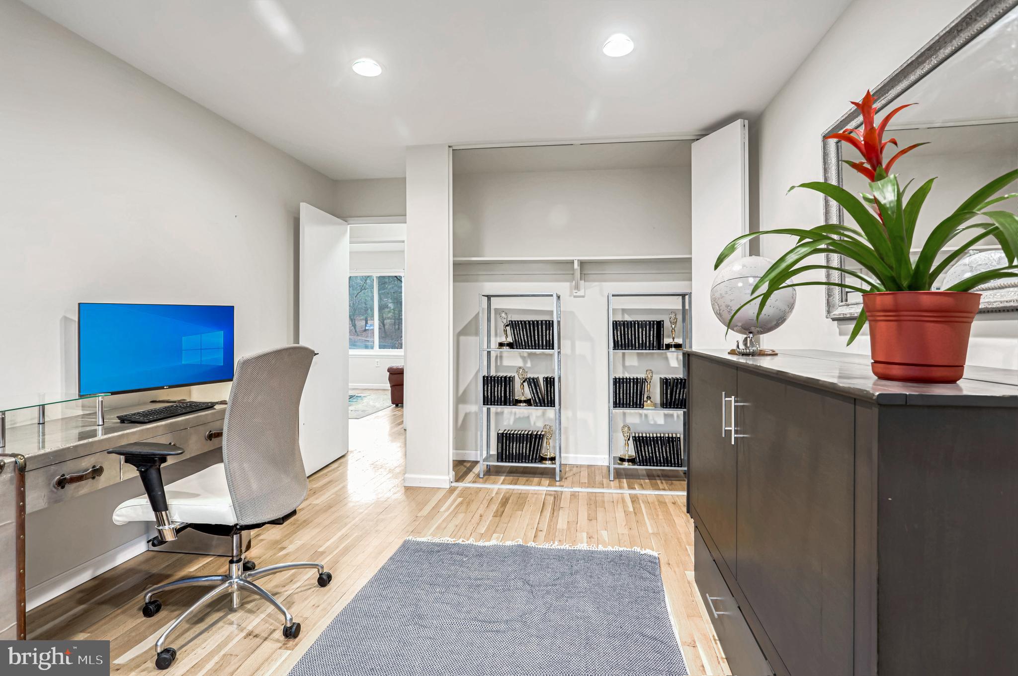 RESTON - Residential