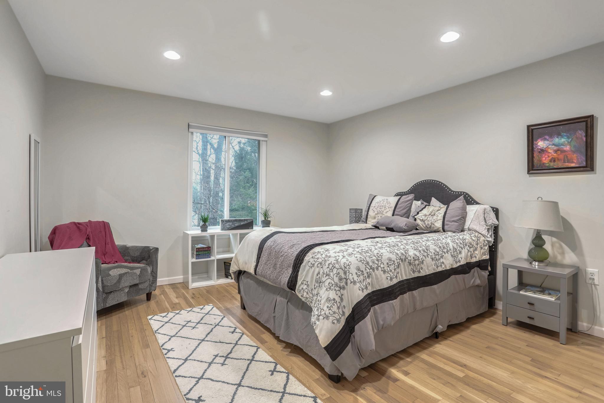 RESTON - Residential