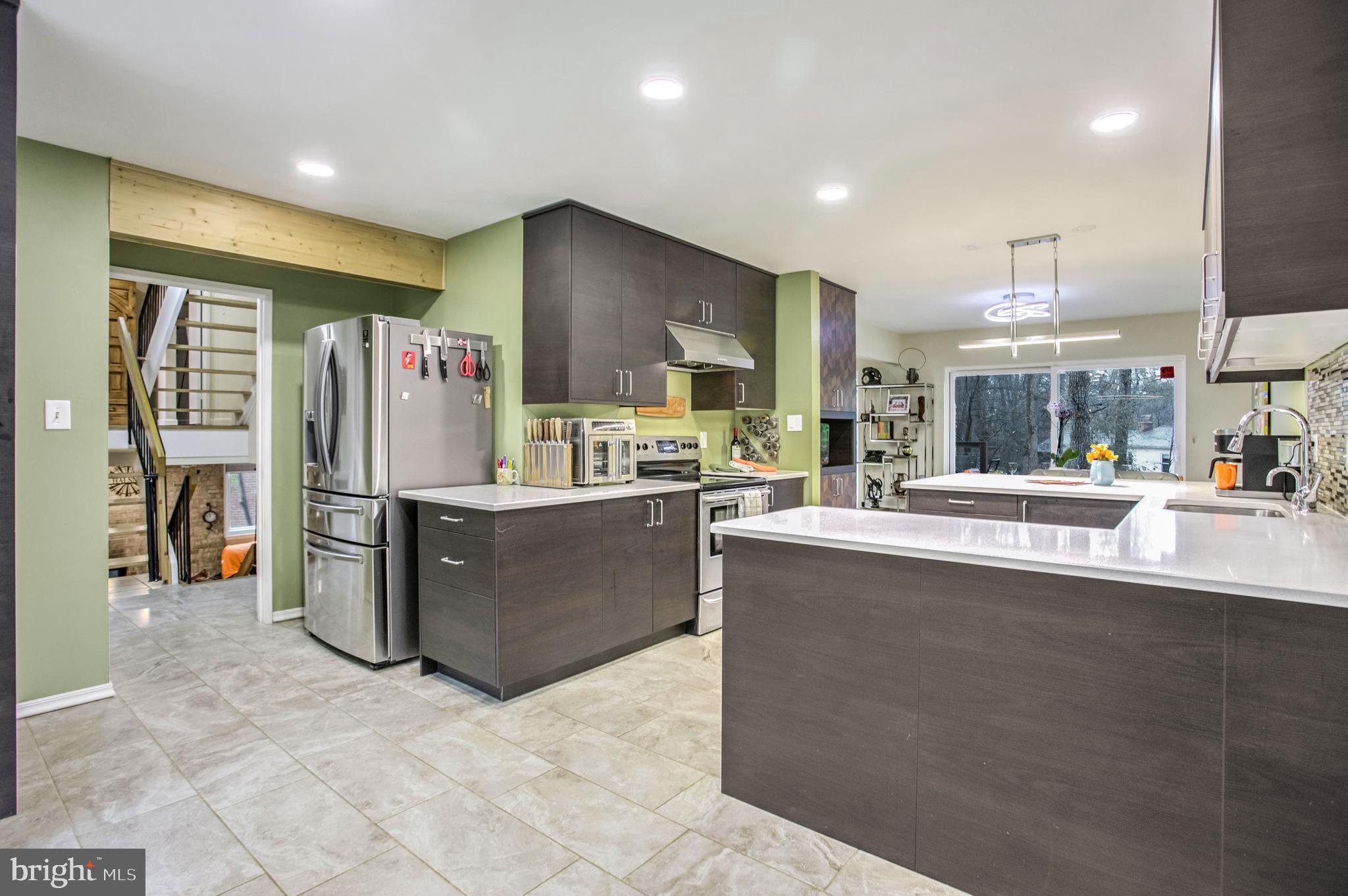 RESTON - Residential