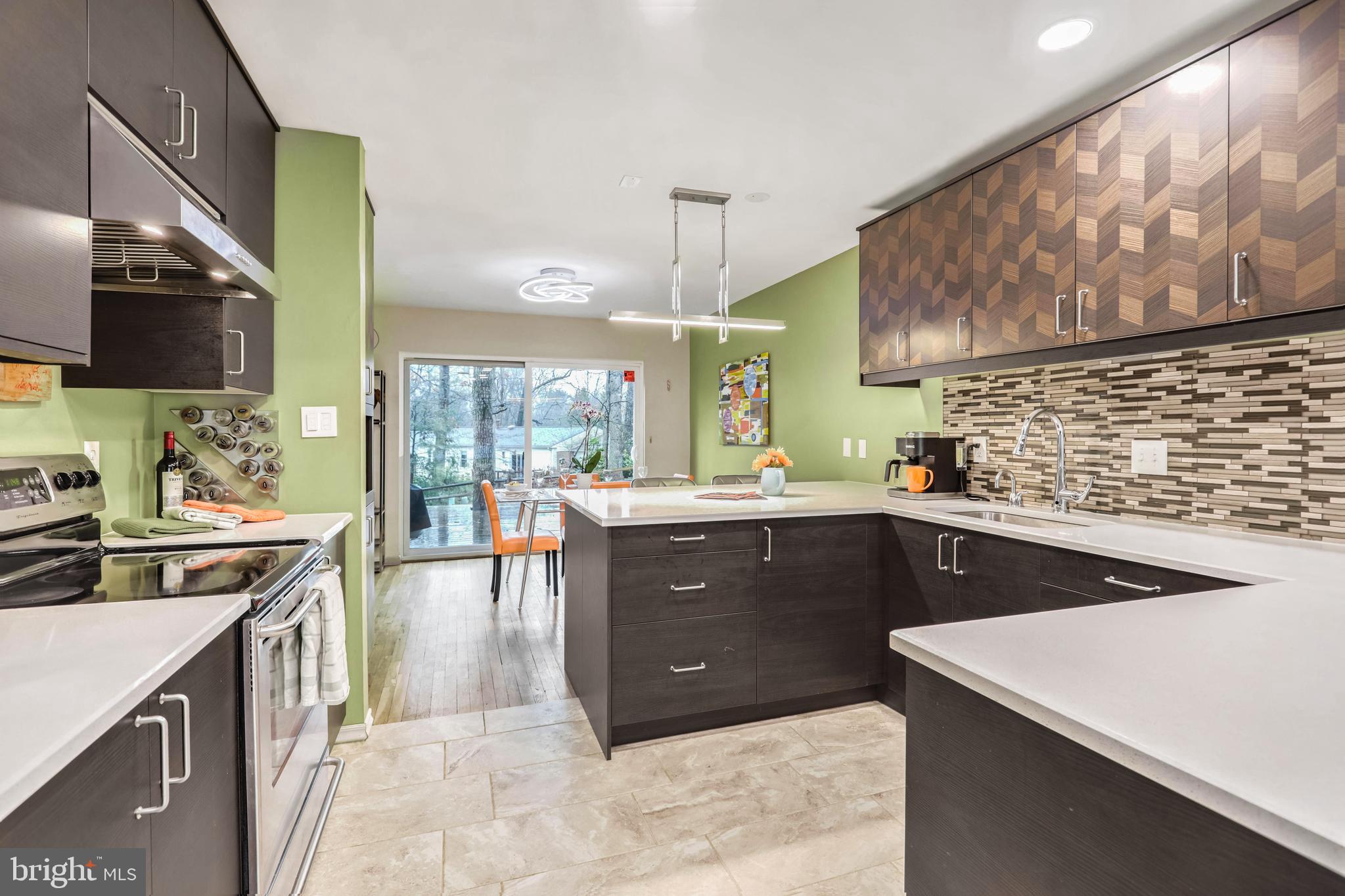 RESTON - Residential