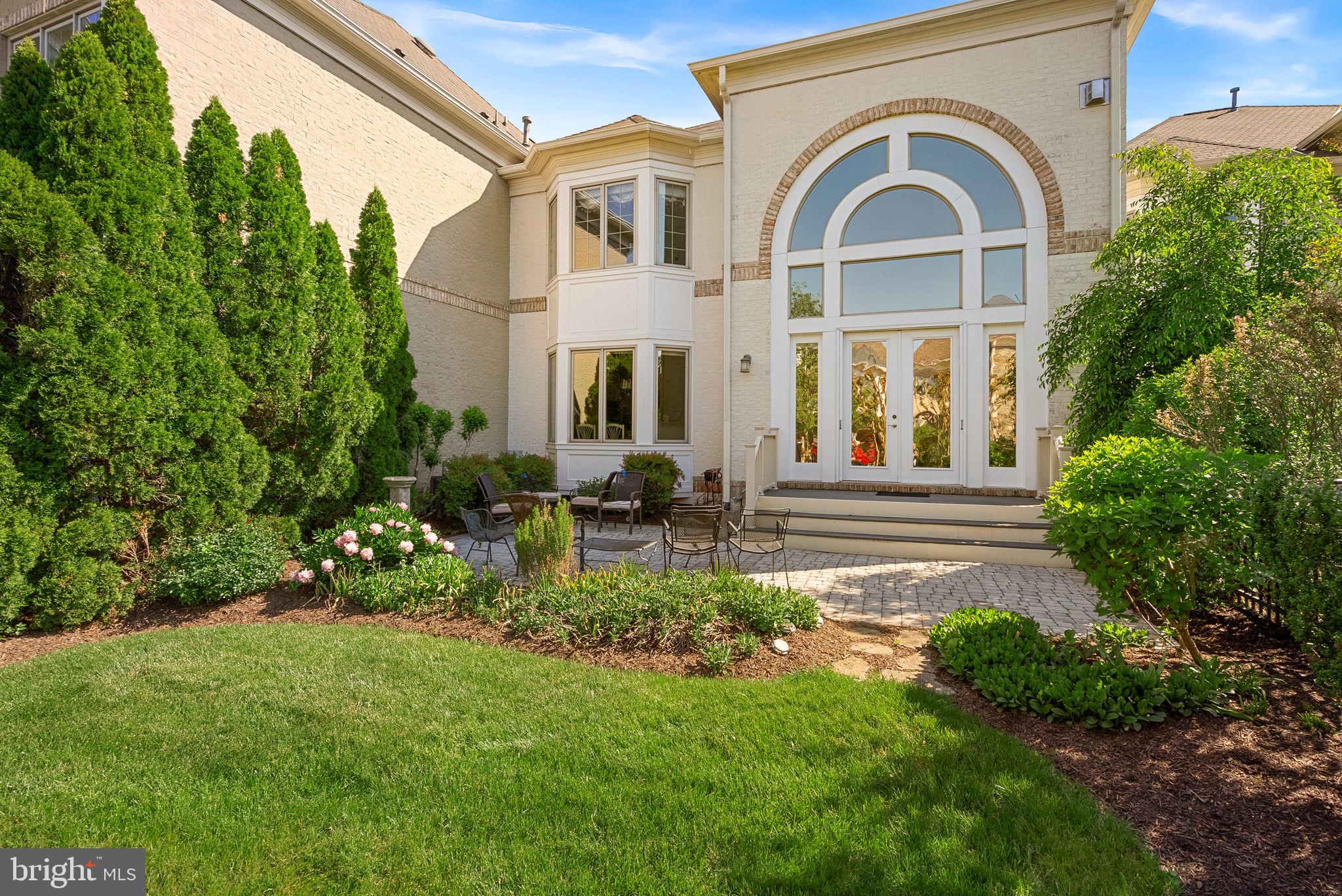 18349 FAIRWAY OAKS SQUARE
