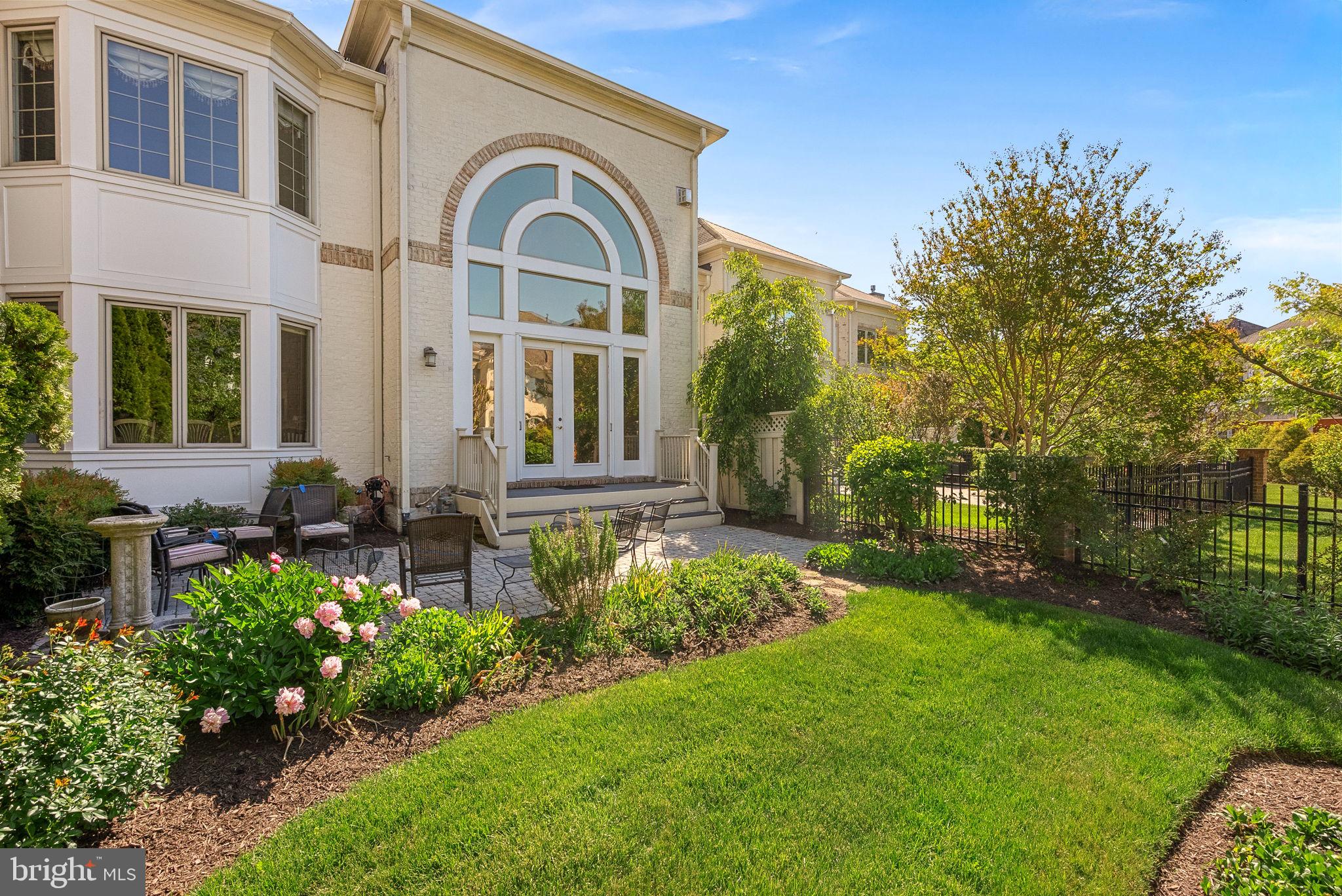18349 FAIRWAY OAKS SQUARE