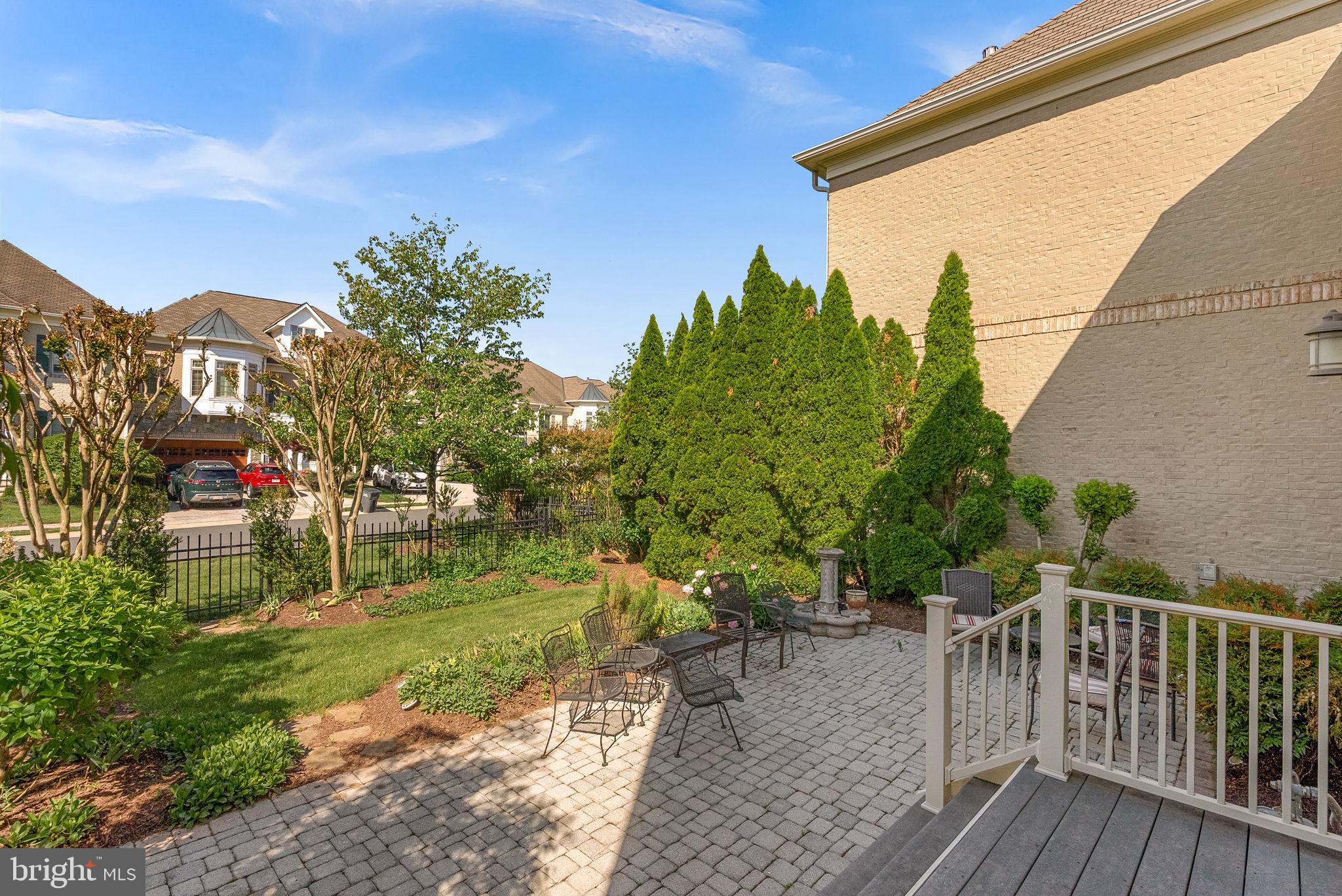 18349 FAIRWAY OAKS SQUARE