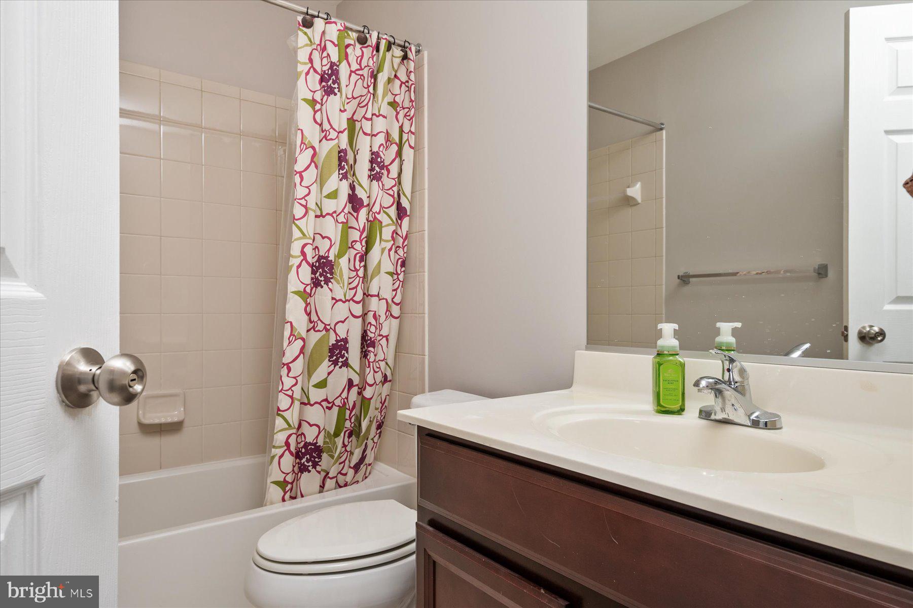 JENNIFER MEADOWS - Residential Lease