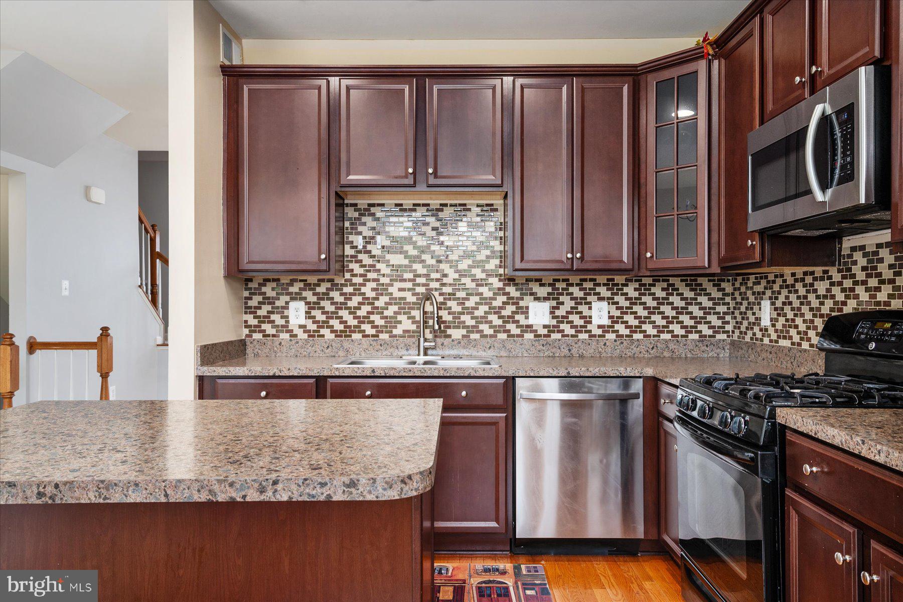 JENNIFER MEADOWS - Residential Lease