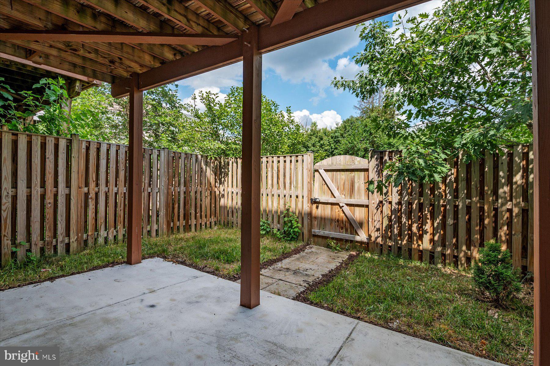 JENNIFER MEADOWS - Residential Lease