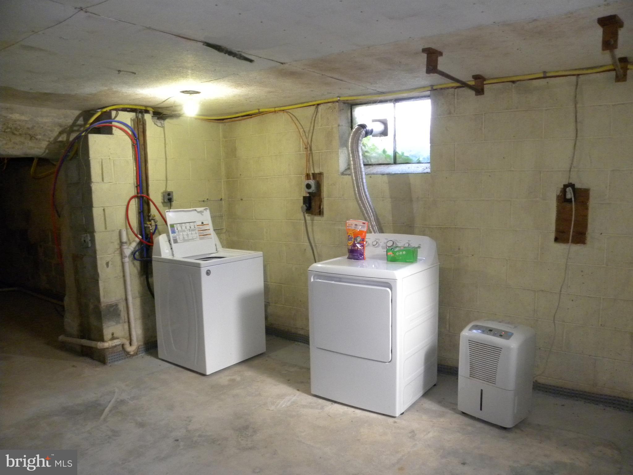 KINGSWOOD CROSSING - Residential Lease