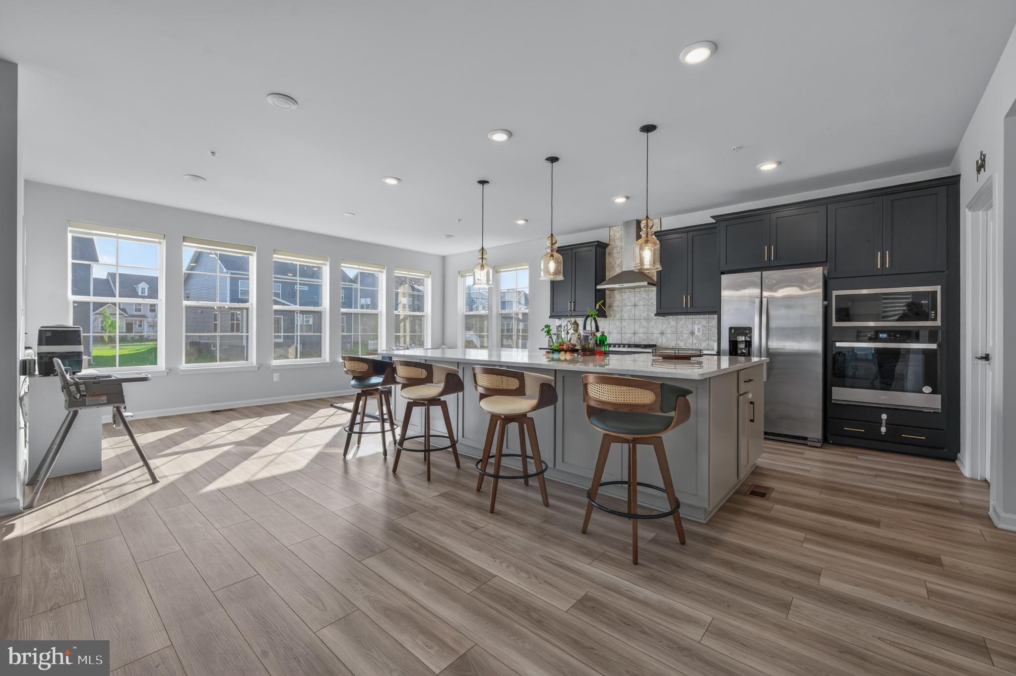 1124 MILLER FARM DR