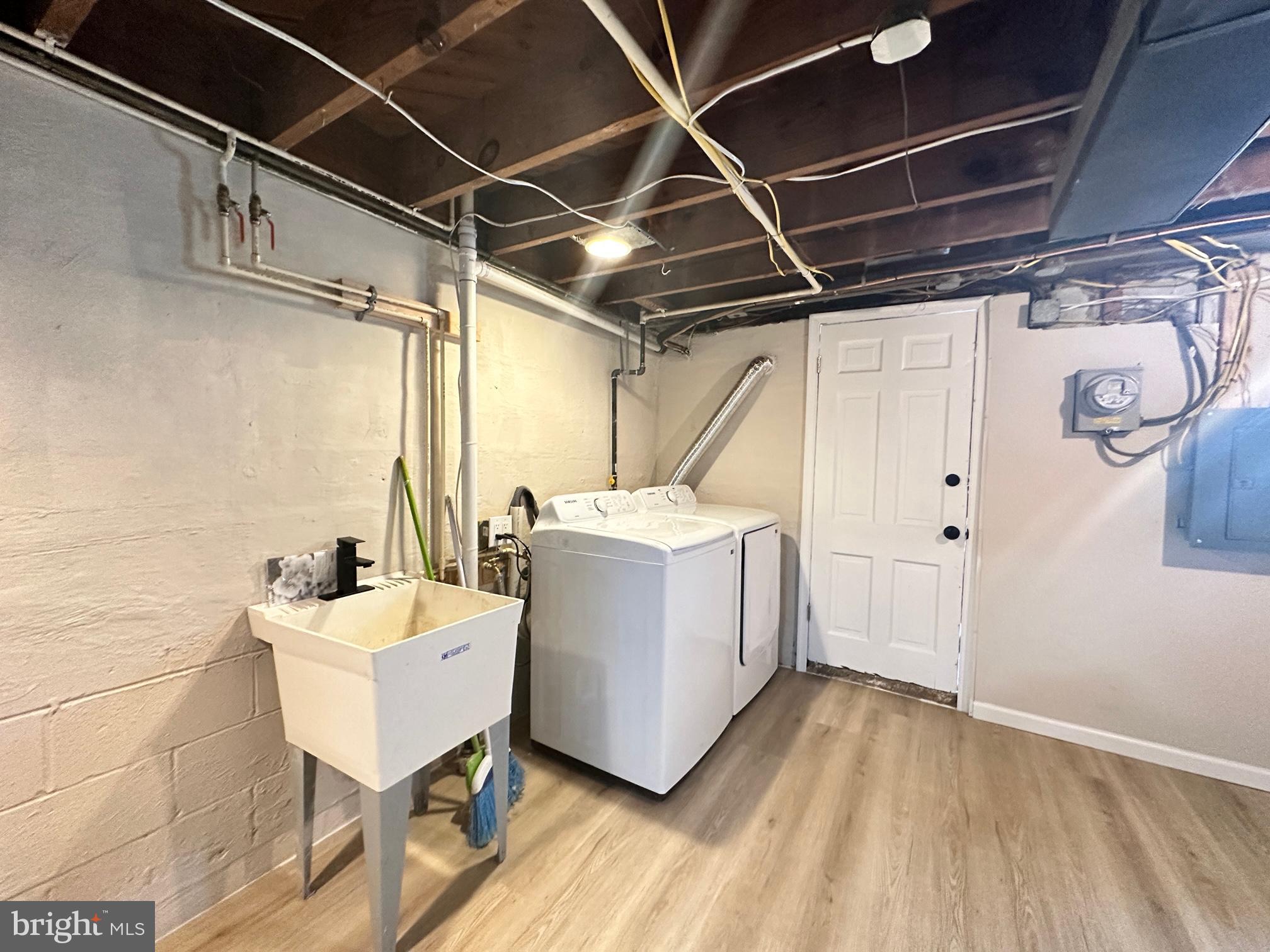 WYMAN PARK HAMPDEN - Residential Lease