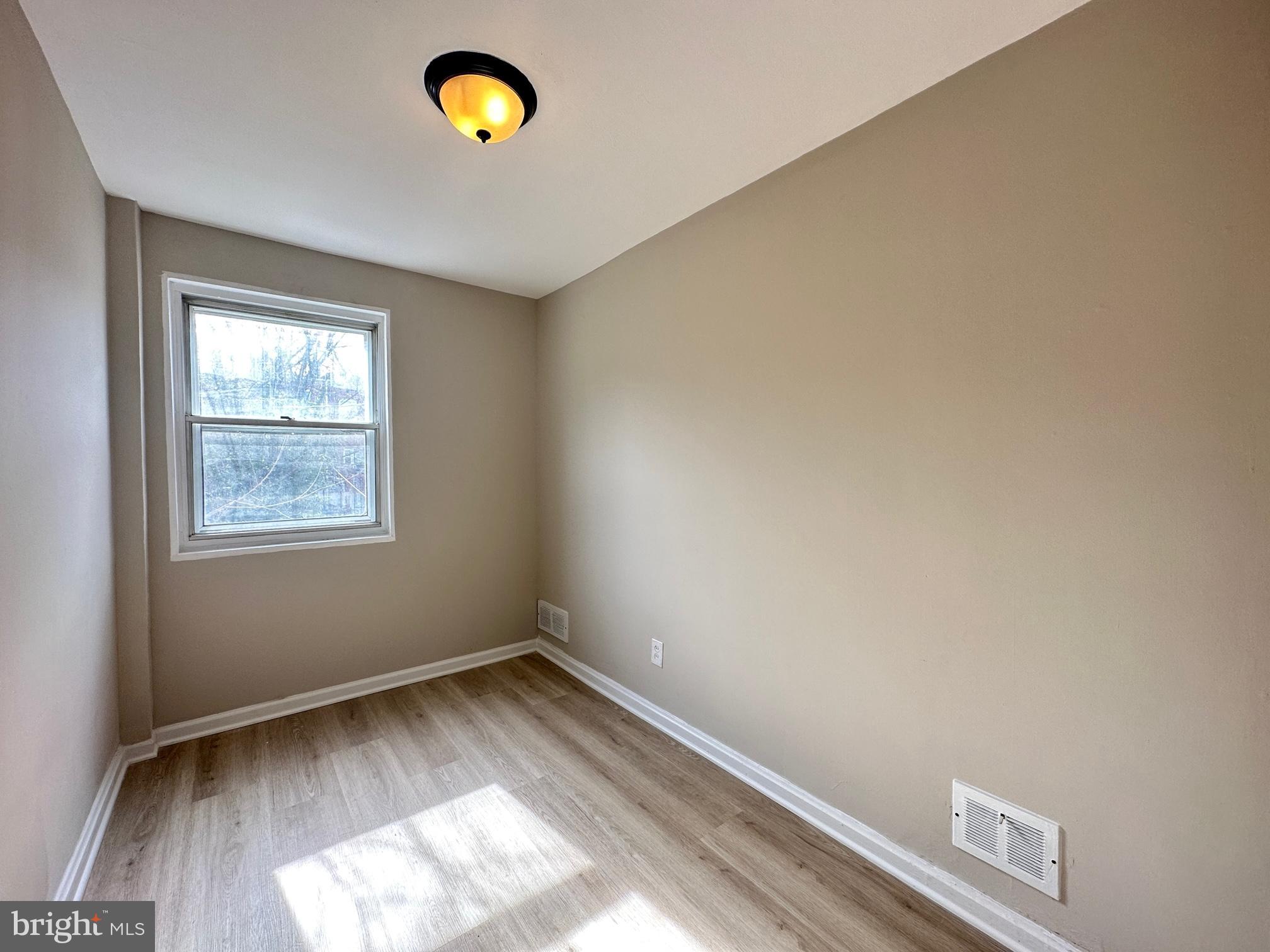 WYMAN PARK HAMPDEN - Residential Lease