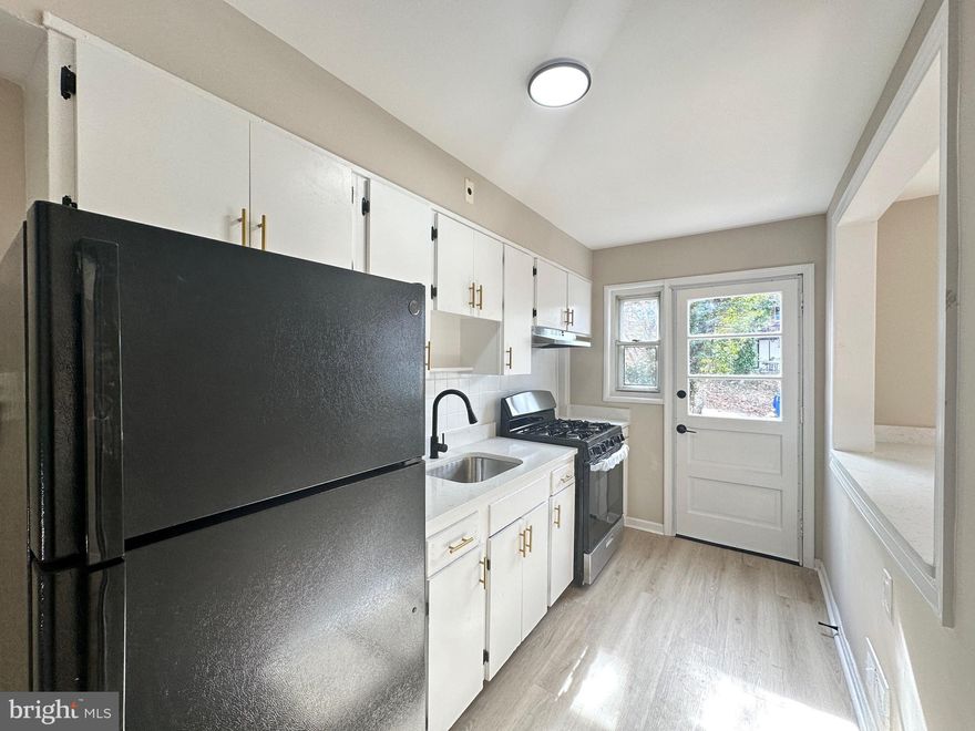 Great location. Newly renovated, 4 bedrooms, 2 bathrooms. Convenient location!