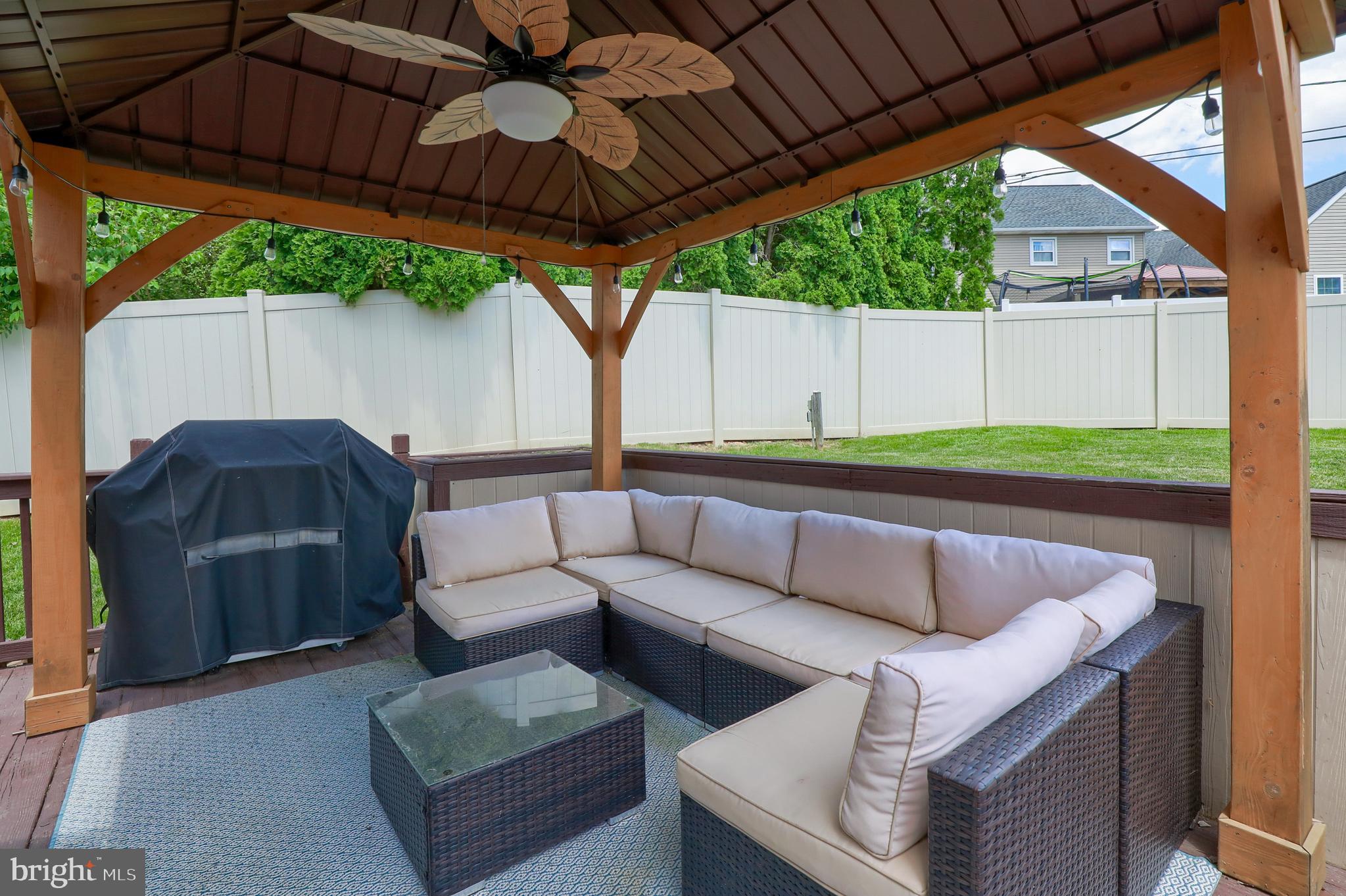 SCHOOL VALLEY - Residential