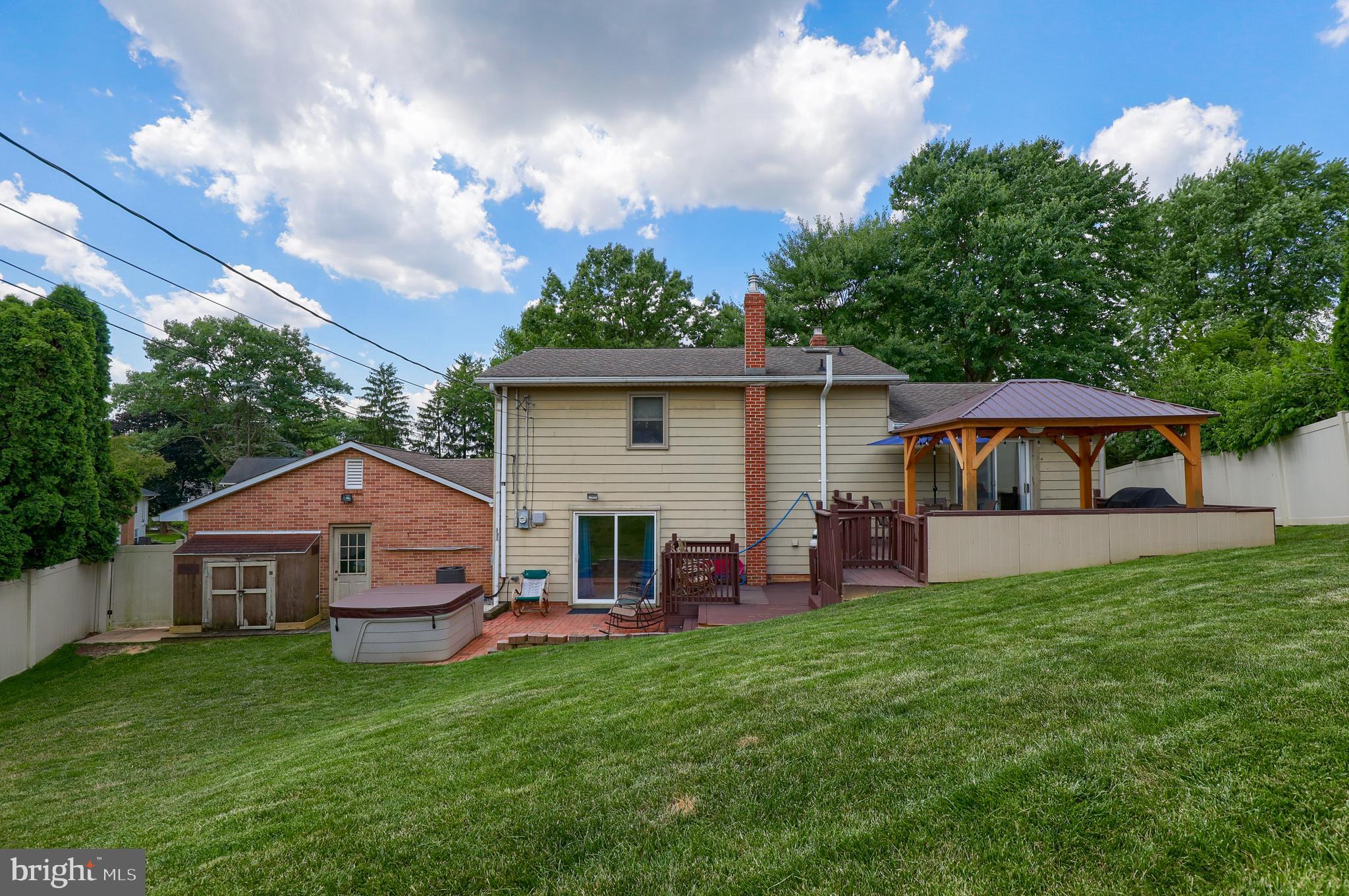 SCHOOL VALLEY - Residential