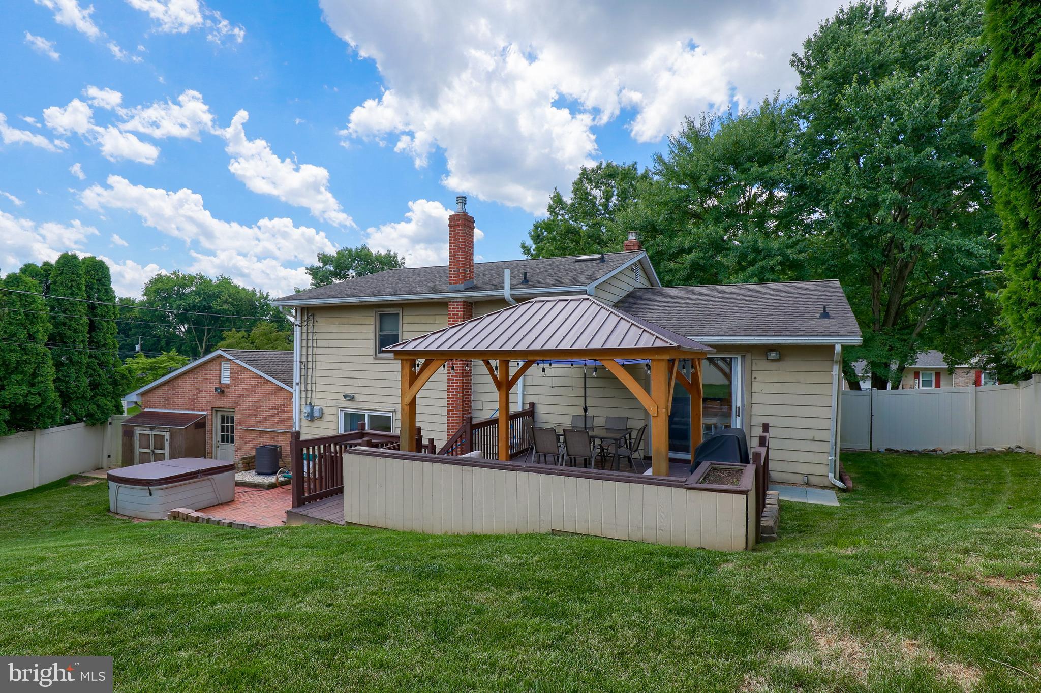 SCHOOL VALLEY - Residential