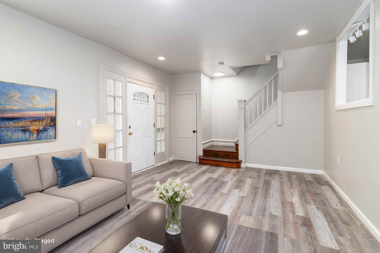 WEST OAK LANE - Residential