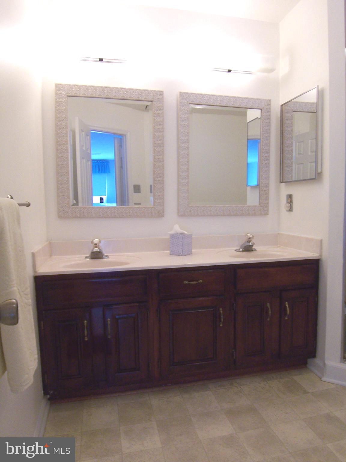 JAYESELLE - Residential