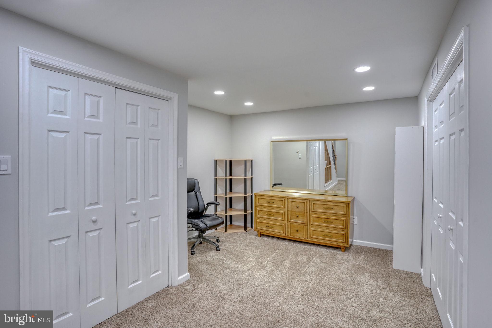 EDINBURGH VILLAGE - Residential