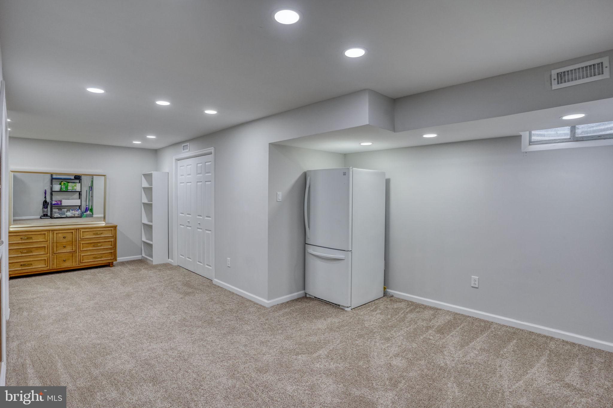 EDINBURGH VILLAGE - Residential