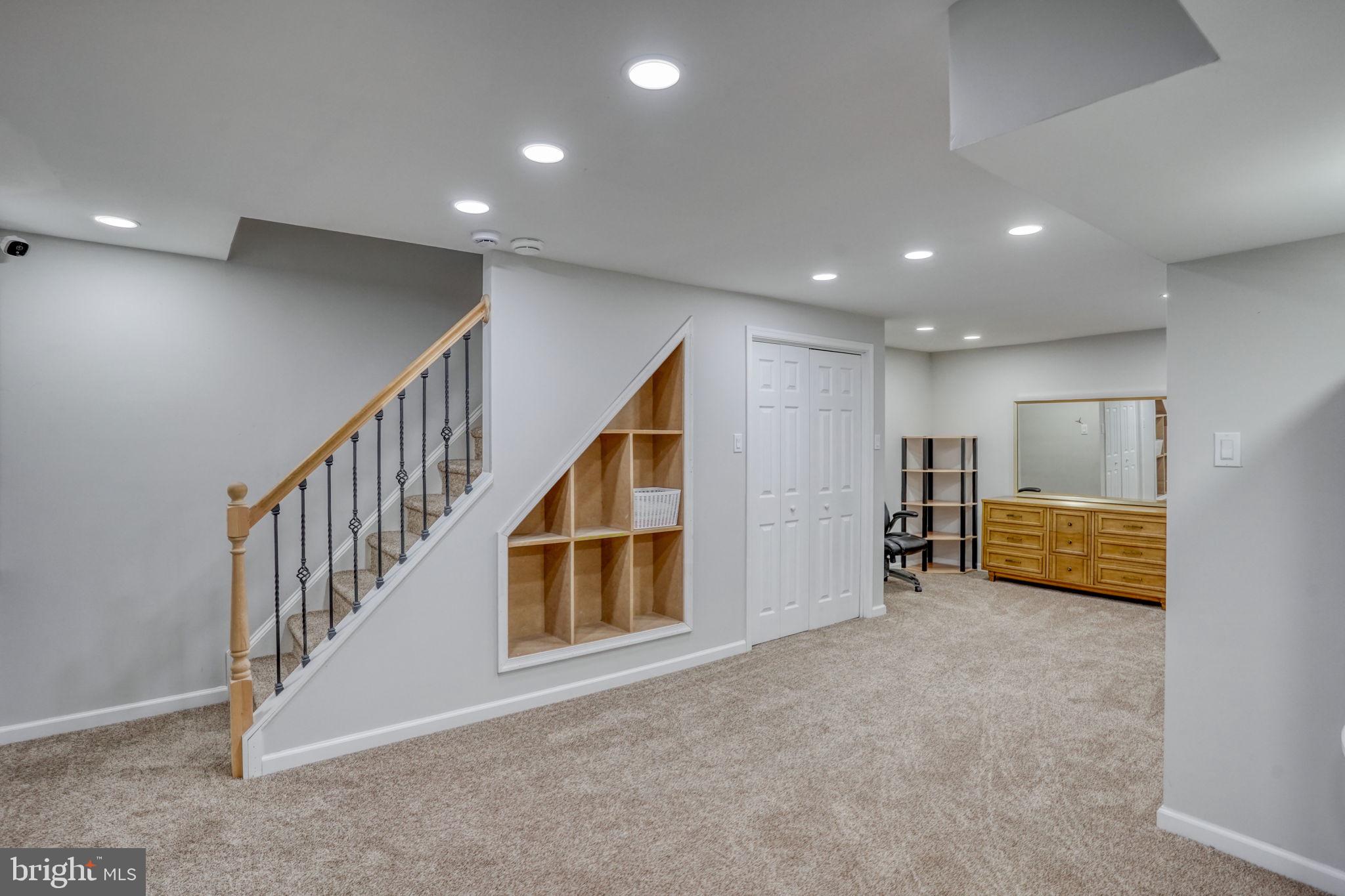 EDINBURGH VILLAGE - Residential