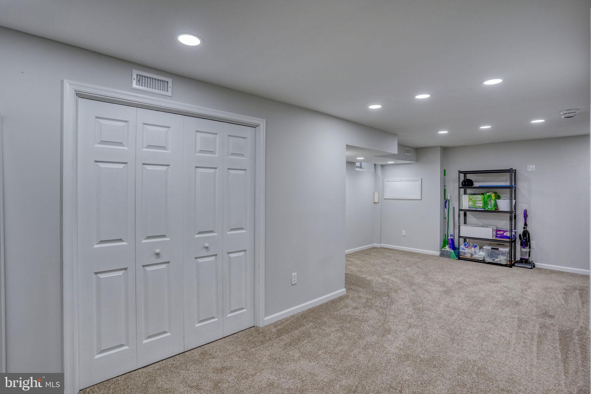 EDINBURGH VILLAGE - Residential