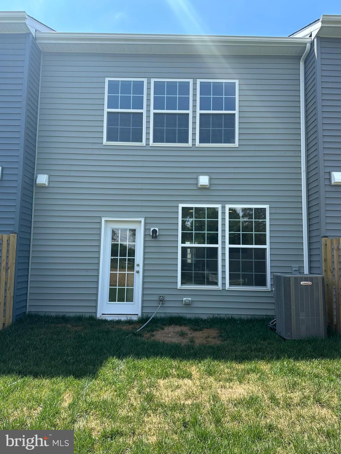 MCCAULEY CROSSING - Residential Lease