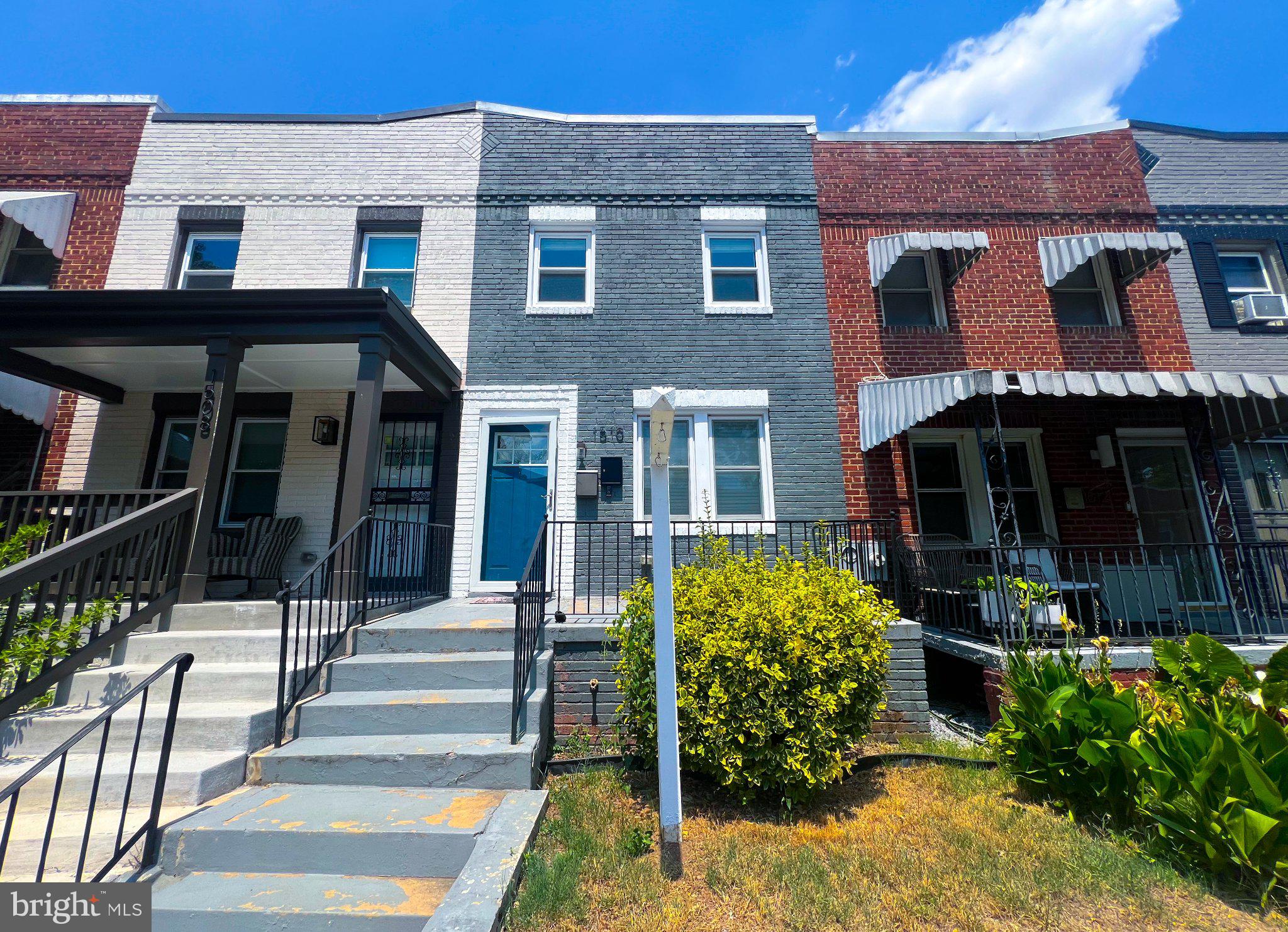 1510 QUEEN STREET NE