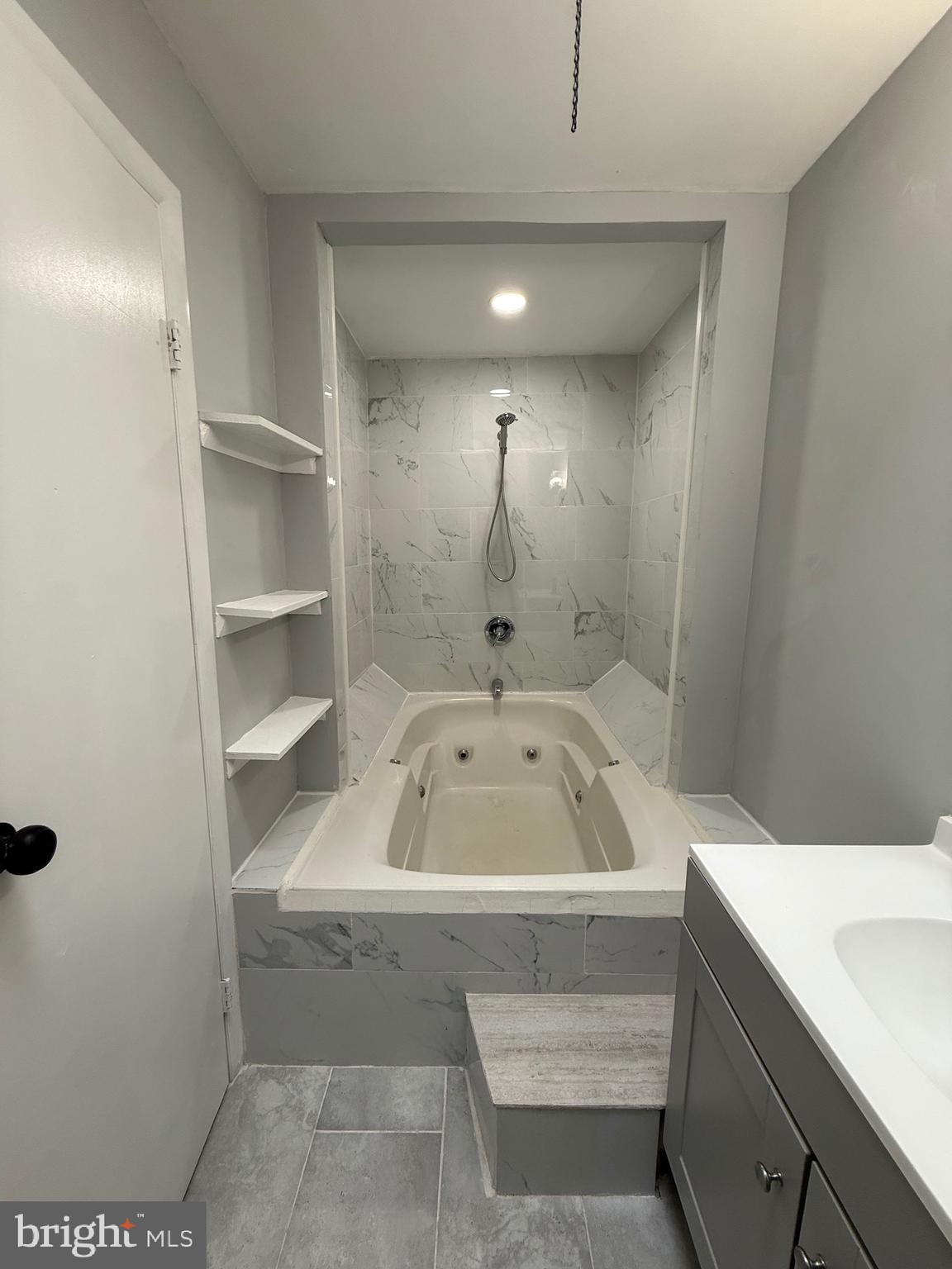 PHILADELPHIA (NORTHEAST) - Residential