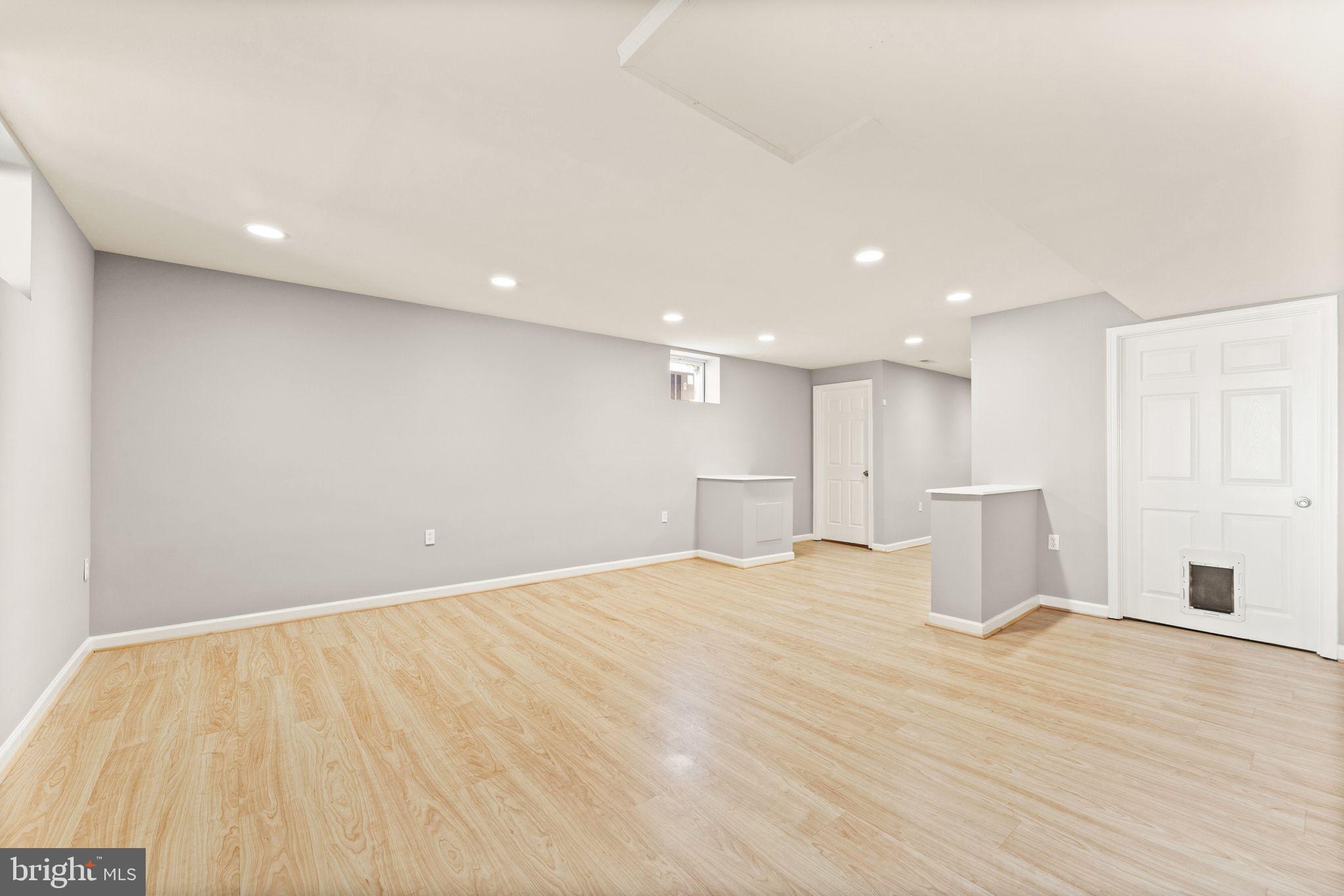 LAKE POINT ROUND HILL - Residential