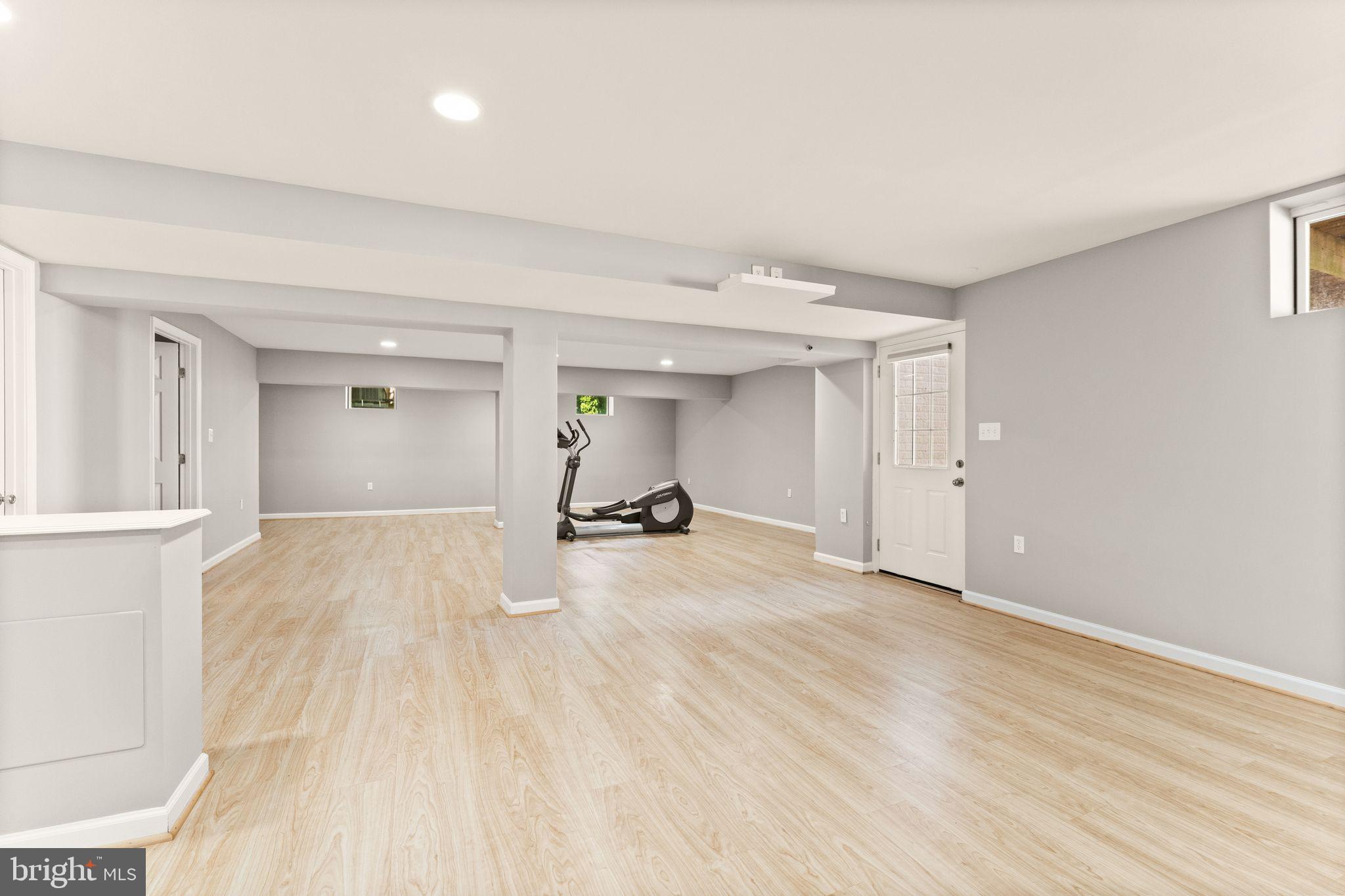 LAKE POINT ROUND HILL - Residential