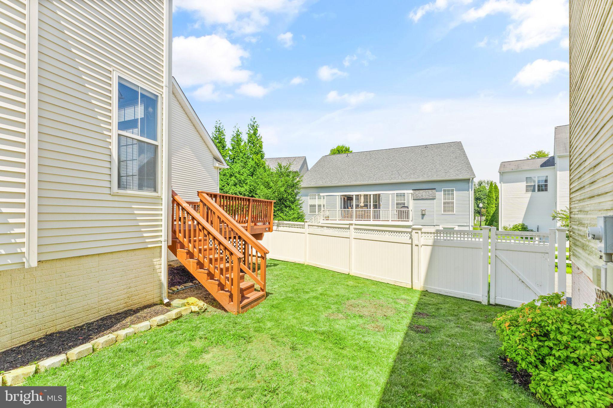 LAKE POINT ROUND HILL - Residential