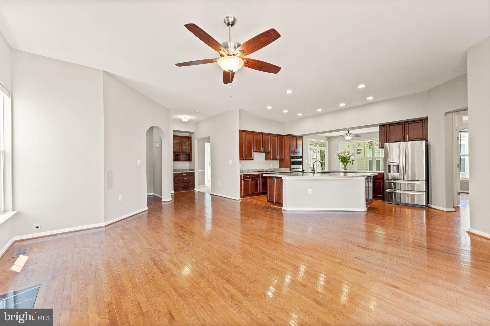 LAKE POINT ROUND HILL - Residential