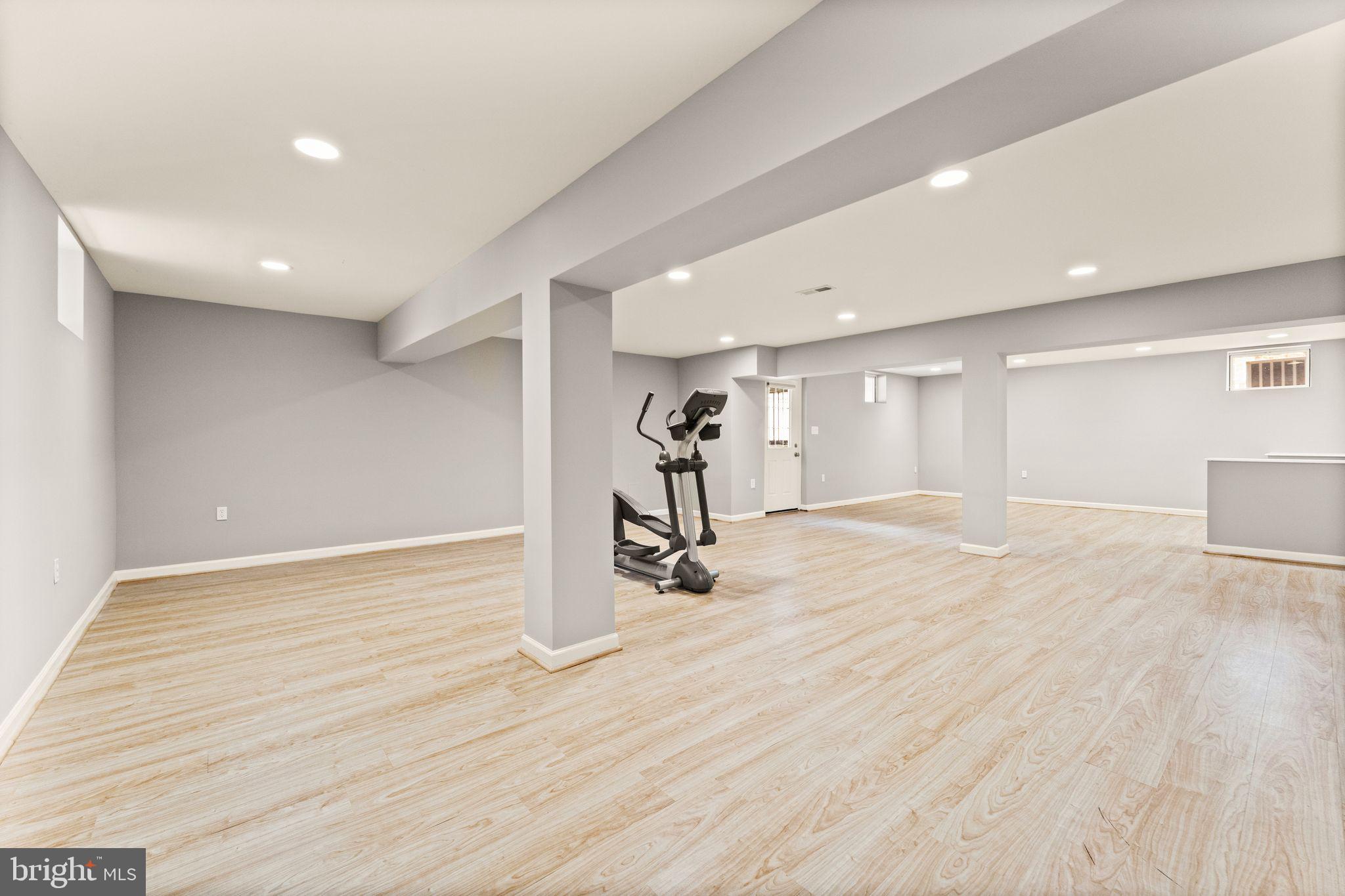 LAKE POINT ROUND HILL - Residential